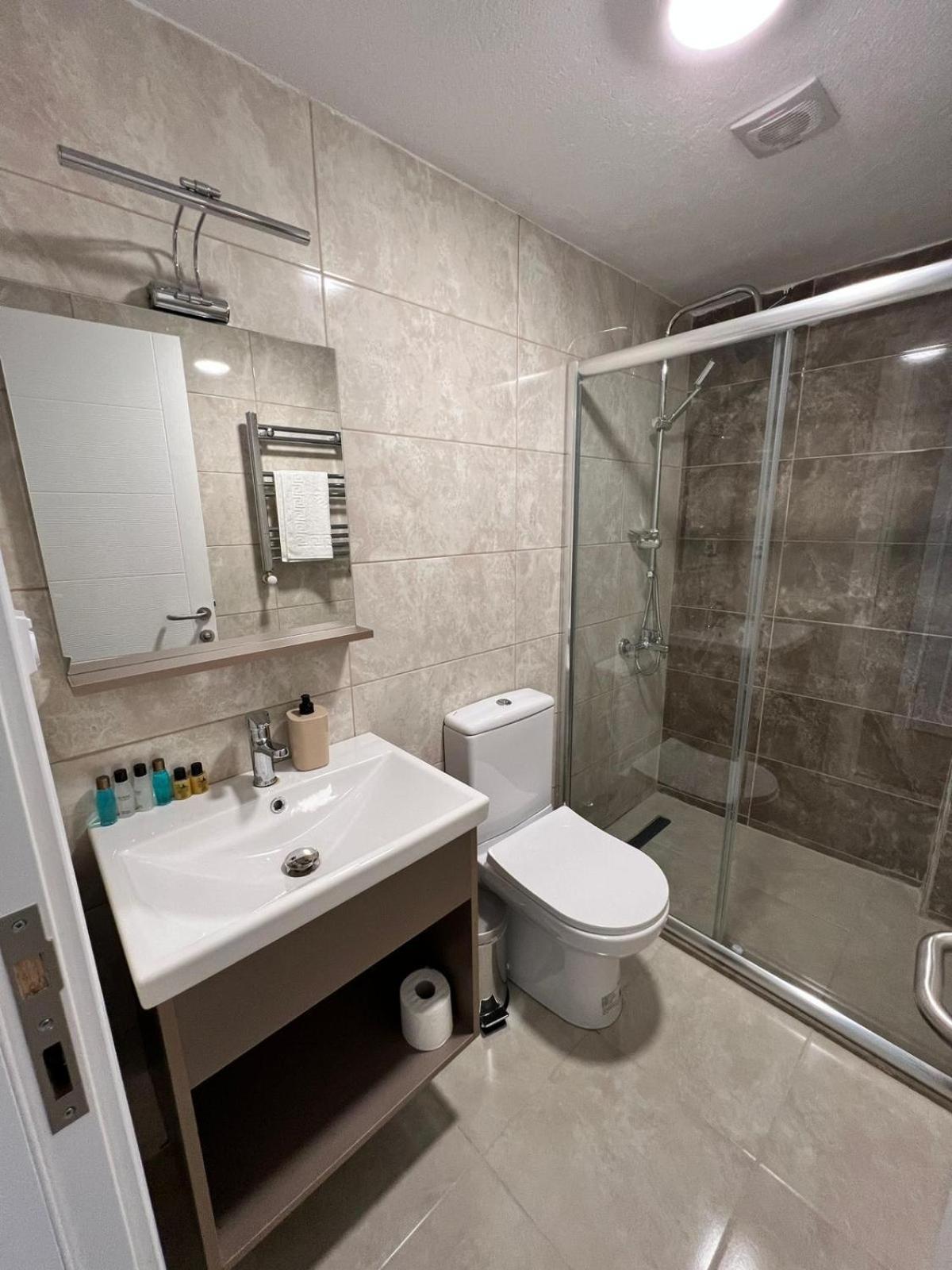 Taksim Nacre 360 Suit - Image 19