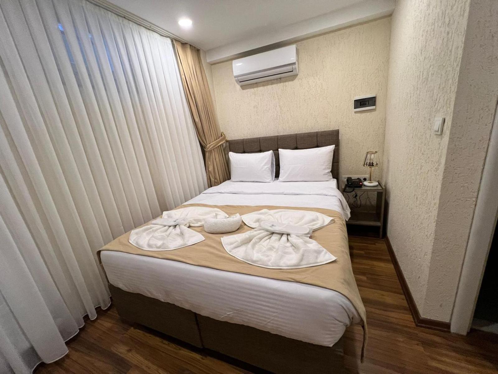 Taksim Nacre 360 Suit - Image 31