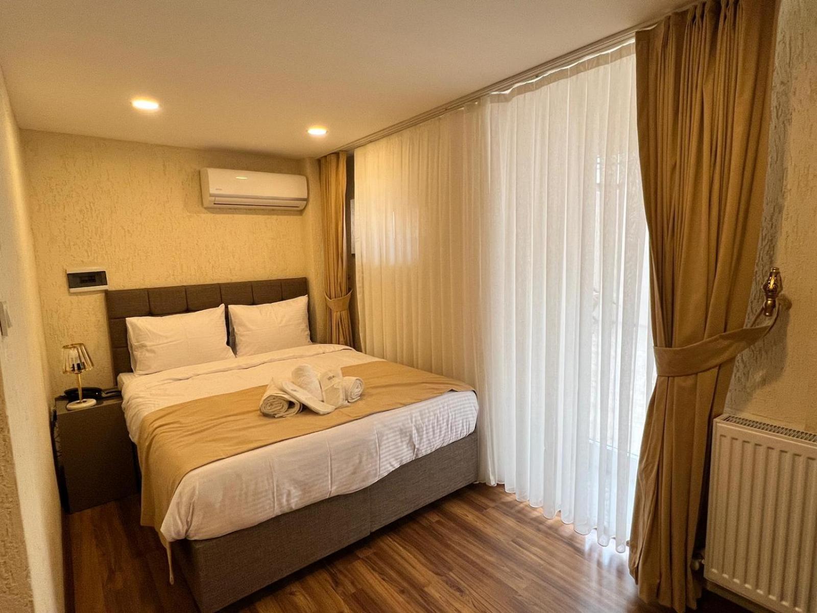 Taksim Nacre 360 Suit - Image 38