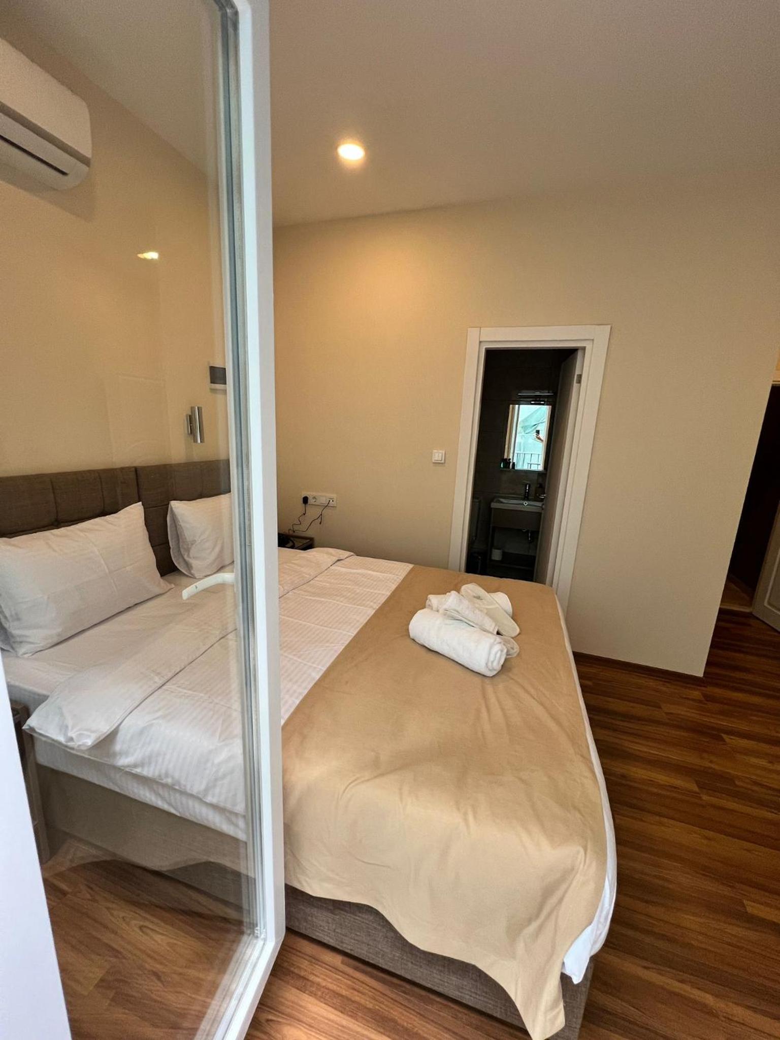 Taksim Nacre 360 Suit - Image 44