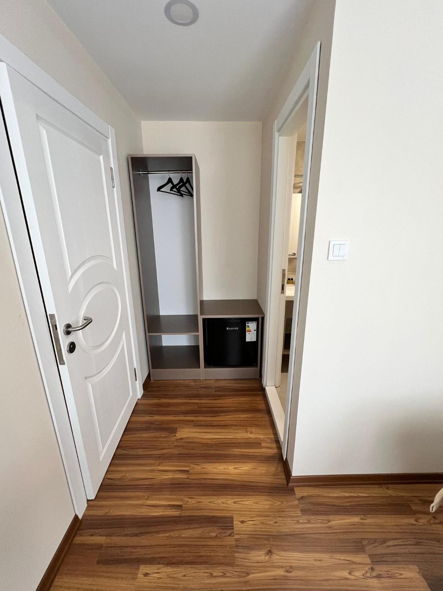 Taksim Nacre 360 Suit - Image 48