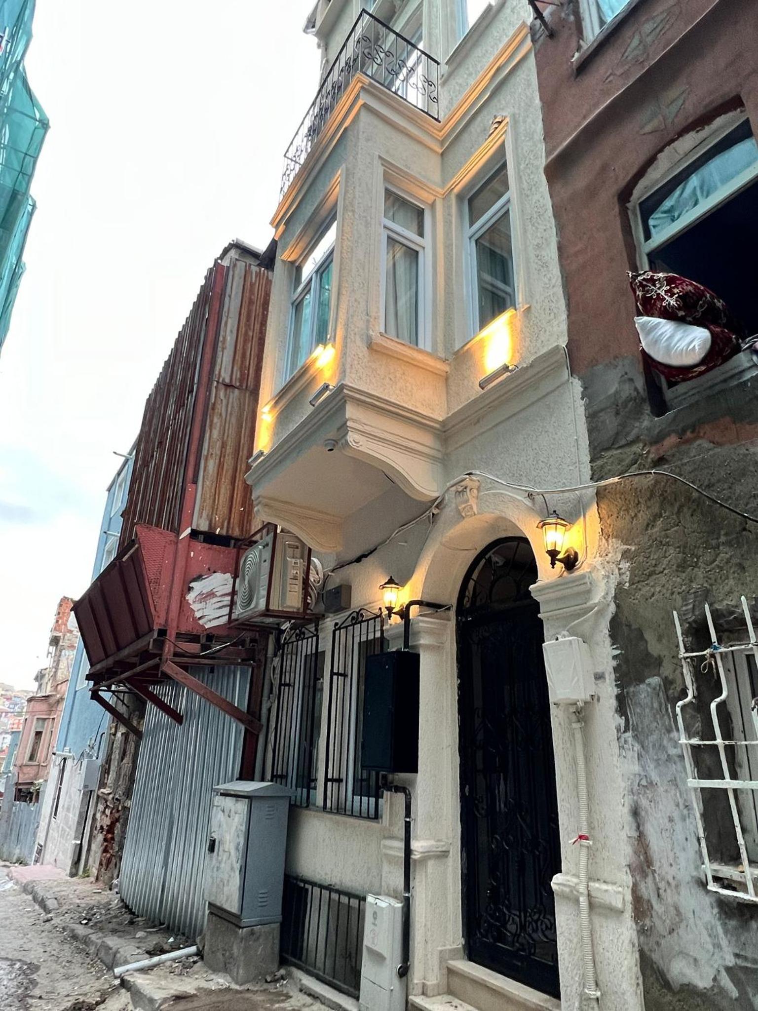 Taksim Nacre 360 Suit - Image 105