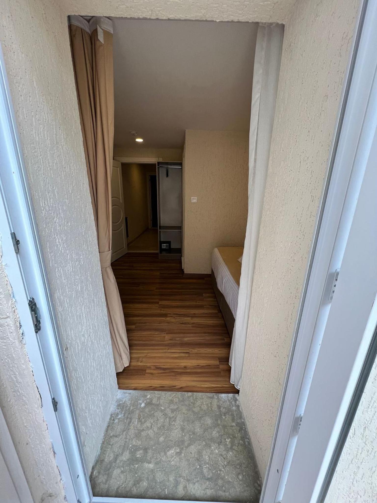 Taksim Nacre 360 Suit - Image 114