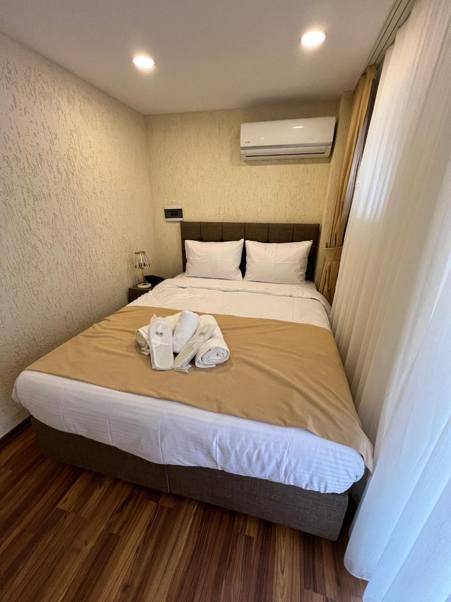 Taksim Nacre 360 Suit - Image 59