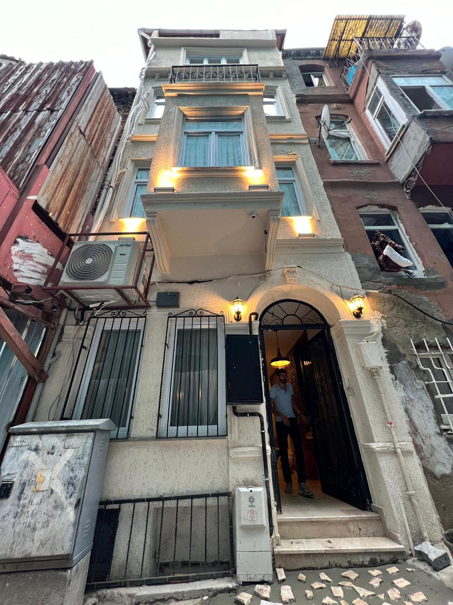 Taksim Nacre 360 Suit - Image 116