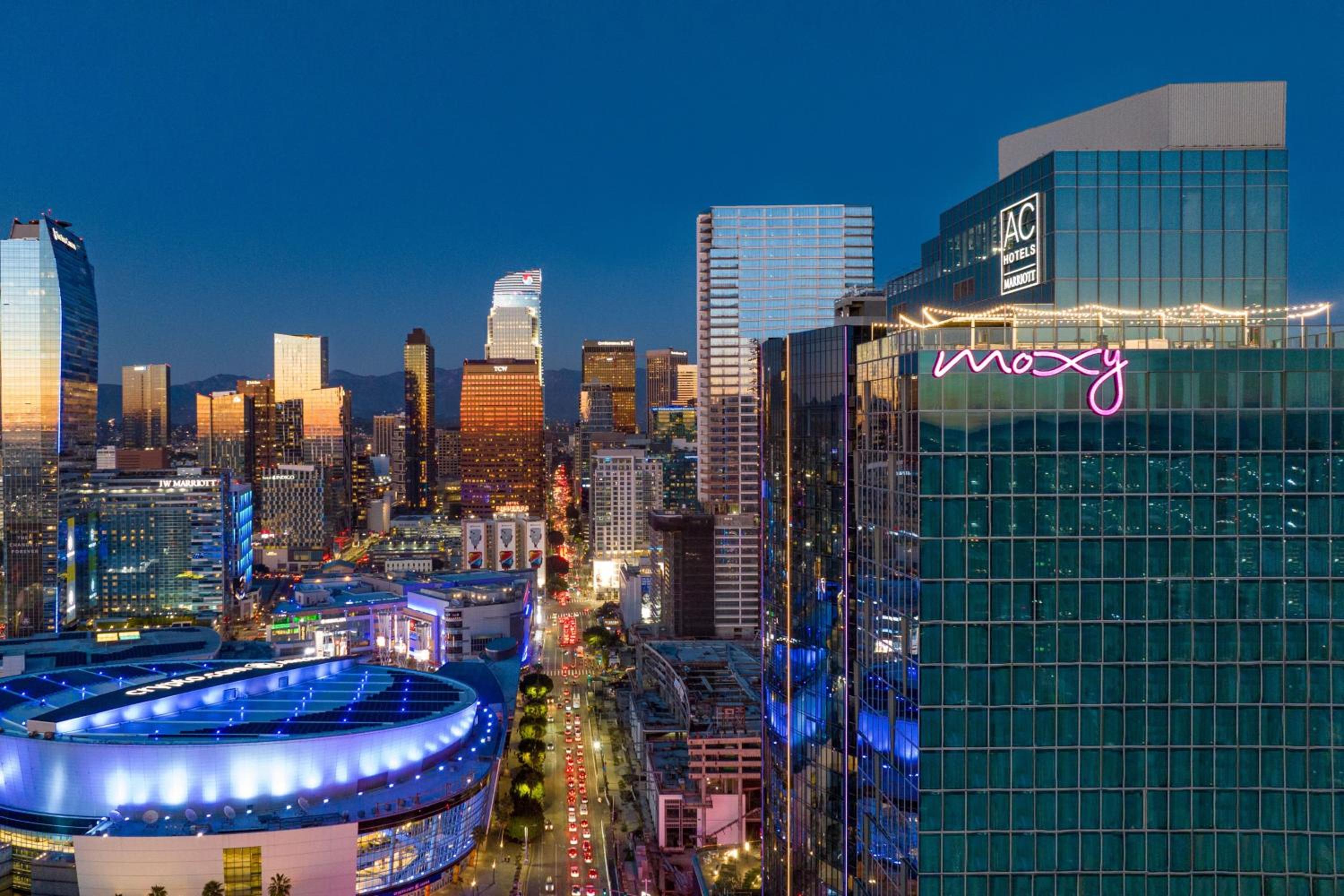 Moxy Downtown Los Angeles - Image 5