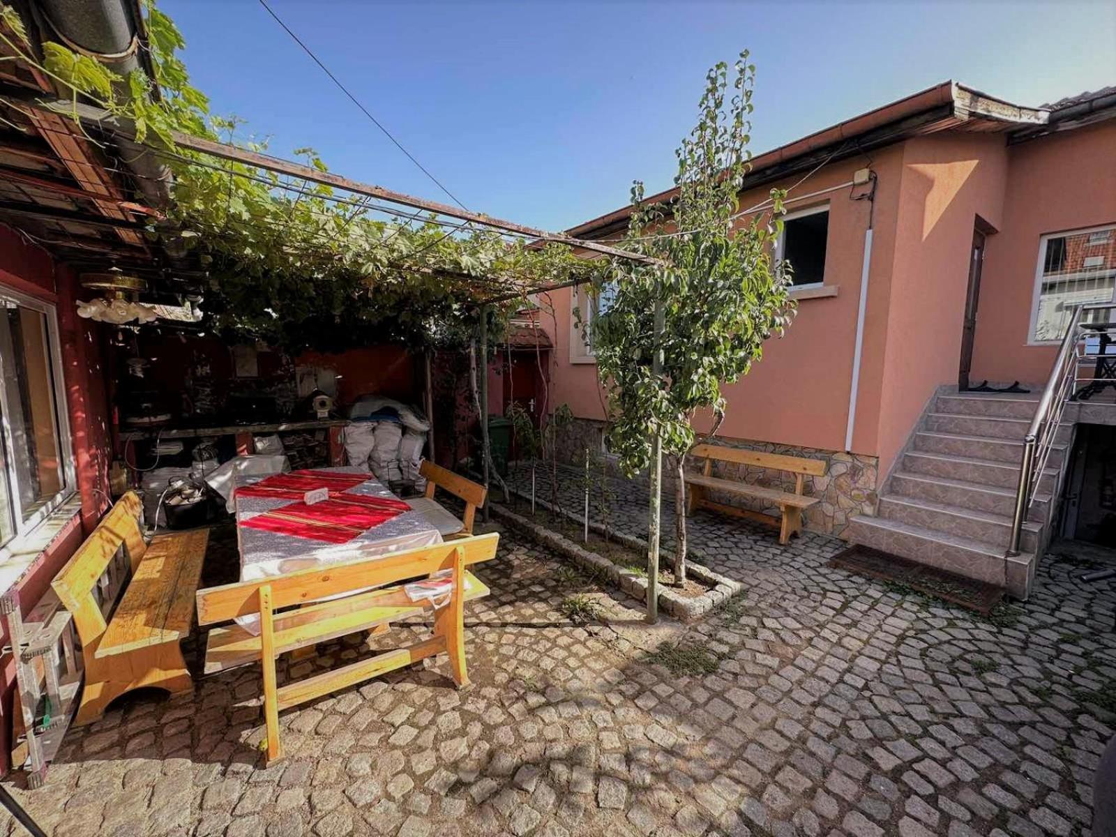 Tainov House