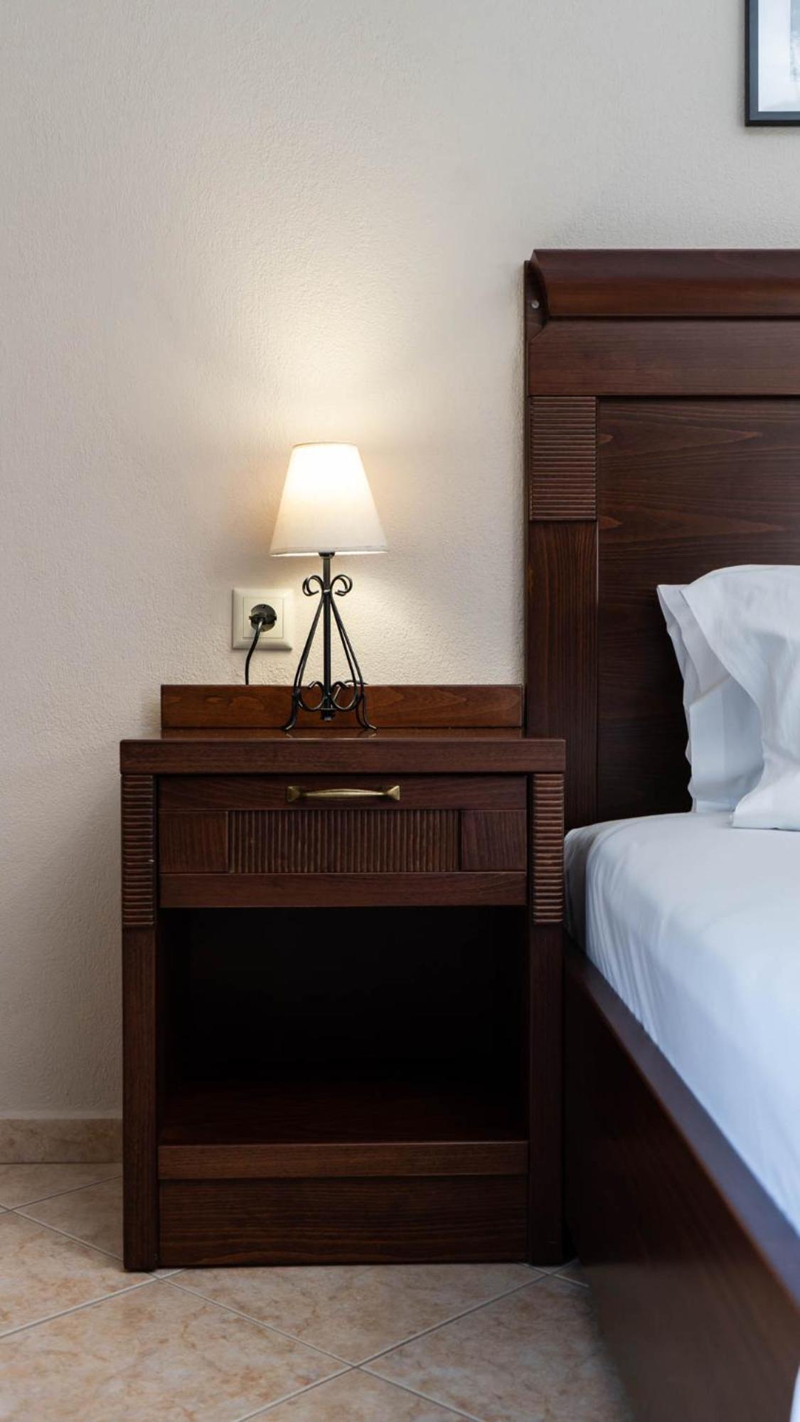 Spilaio at Meteora - Property Image 19