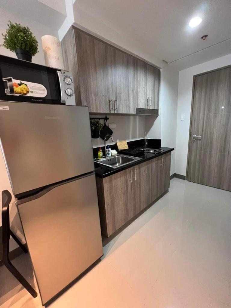 Brandnew European design Condo Flat in MOA Pasay complex view 2