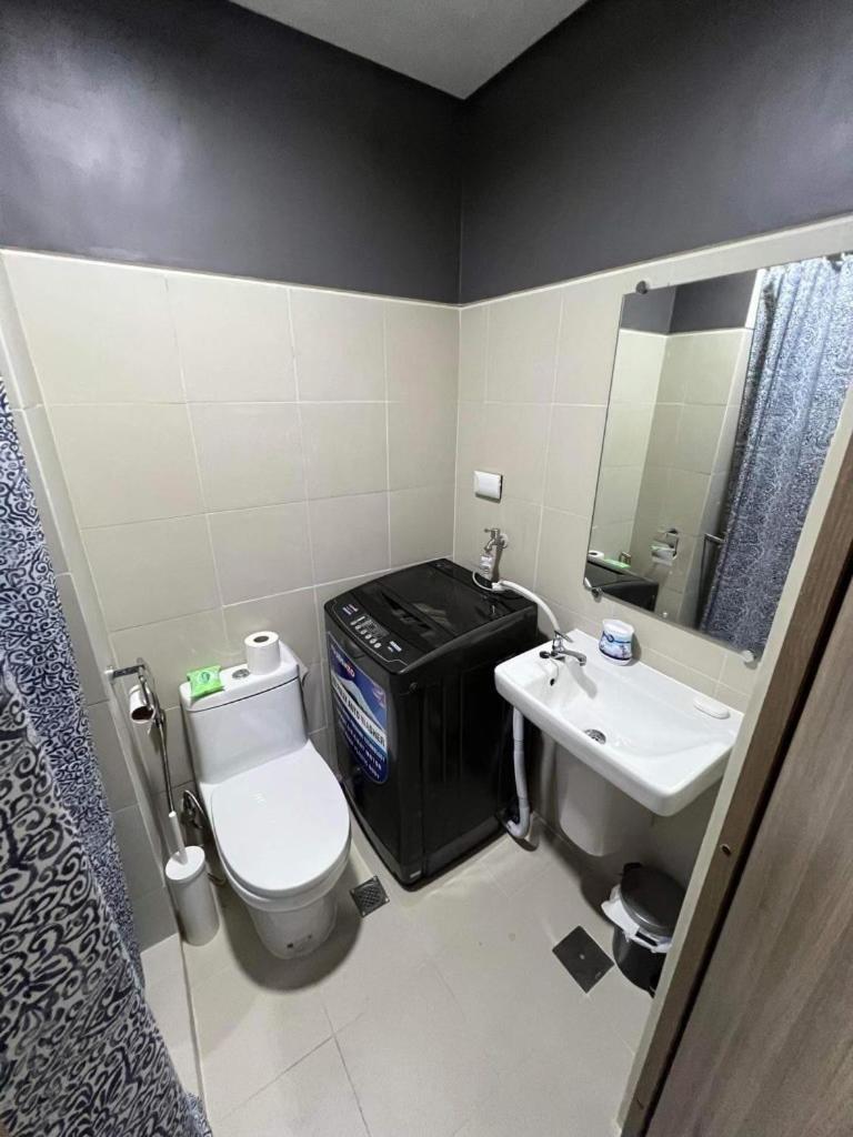 Brandnew European design Condo Flat in MOA Pasay complex view 5