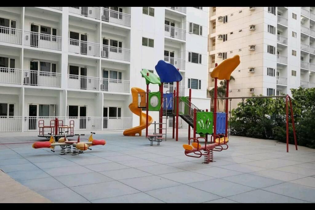 Condominium Shore 1 Mall of Asia view 4