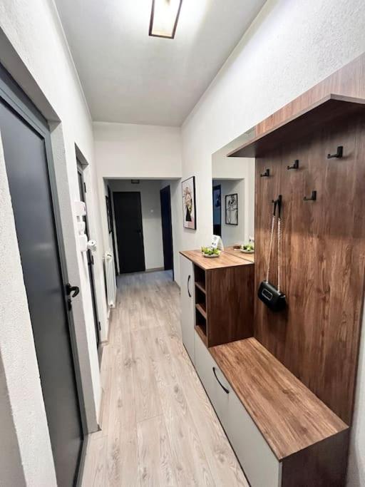 Flat 7 luxury apartment, free parking.