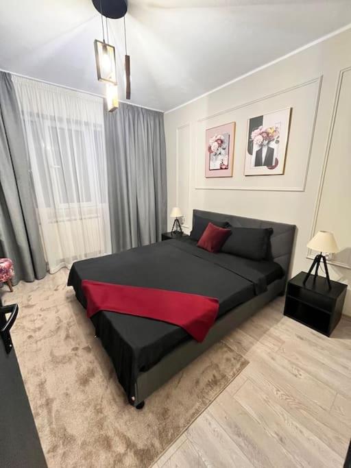 Flat 7 luxury apartment, free parking.