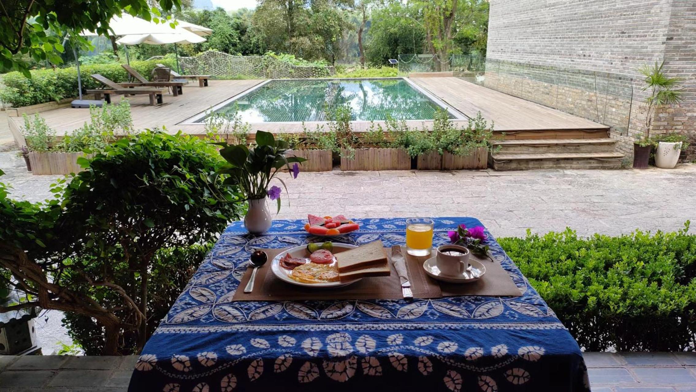 Yangshuo River Lodge Hotel--English speaking team&Swimming pool&Activties organized&Free pick up from Airport or TS over 3 nights