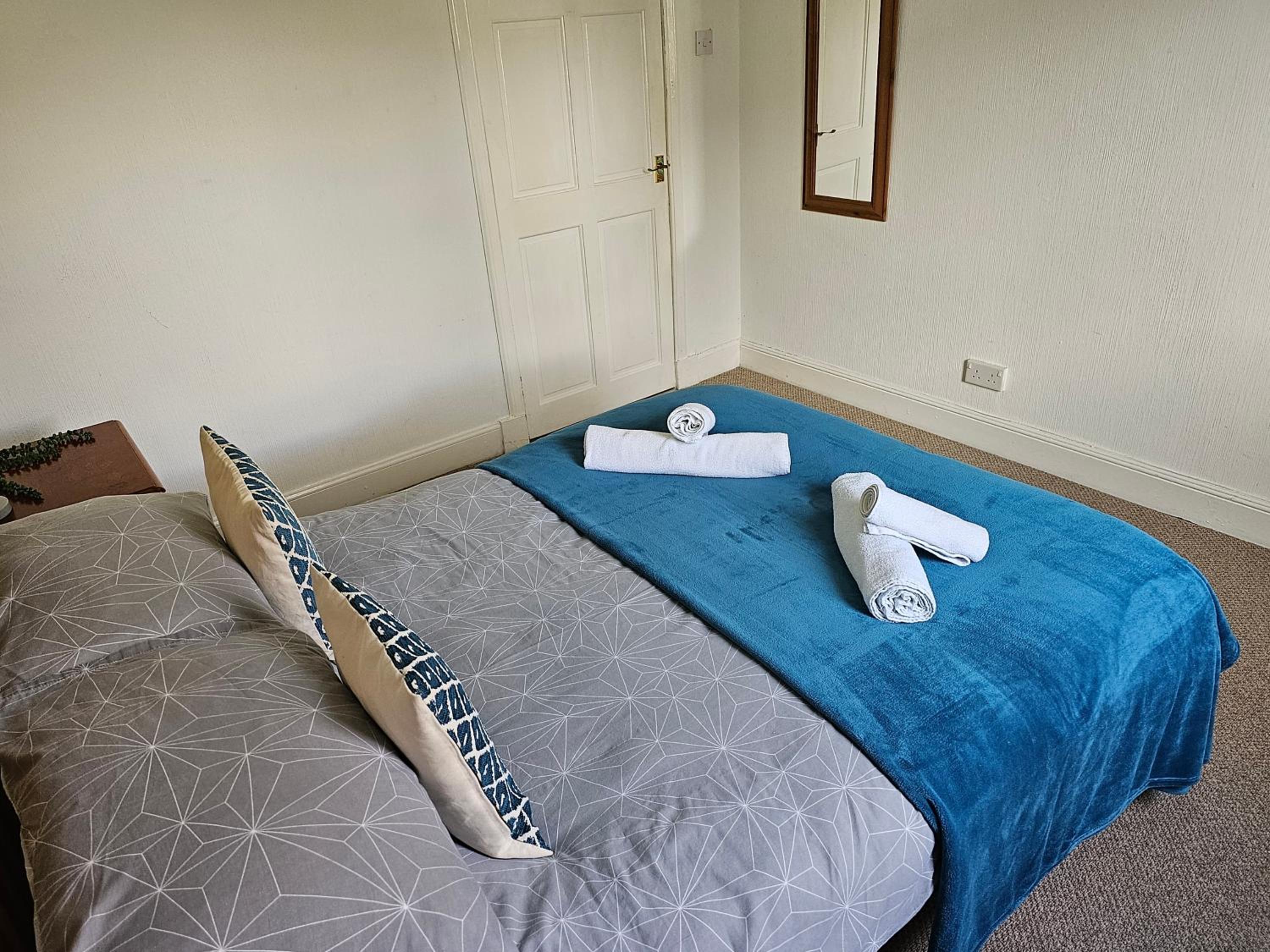 Snug - Meadhan Apartment