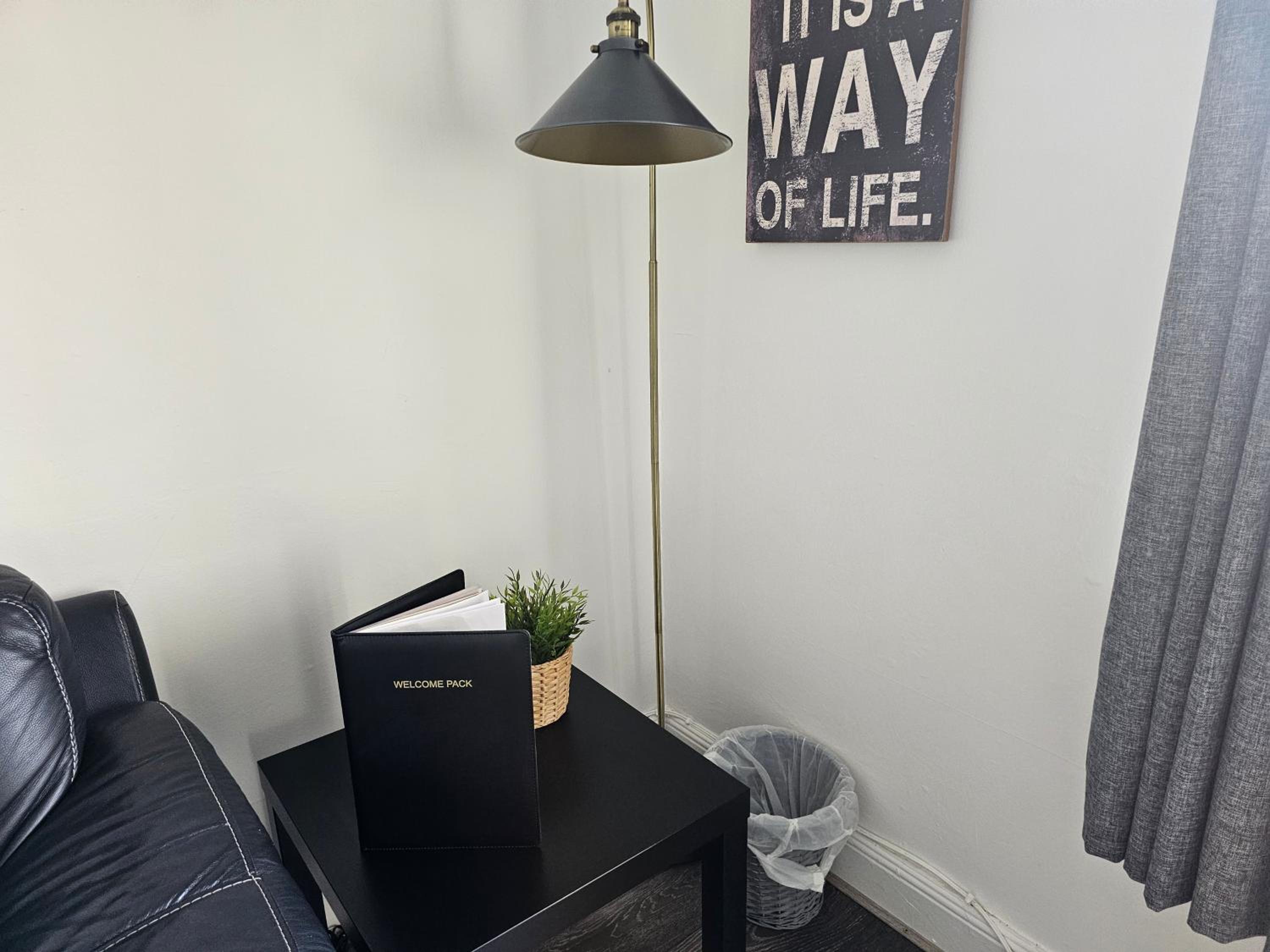Snug - Meadhan Apartment