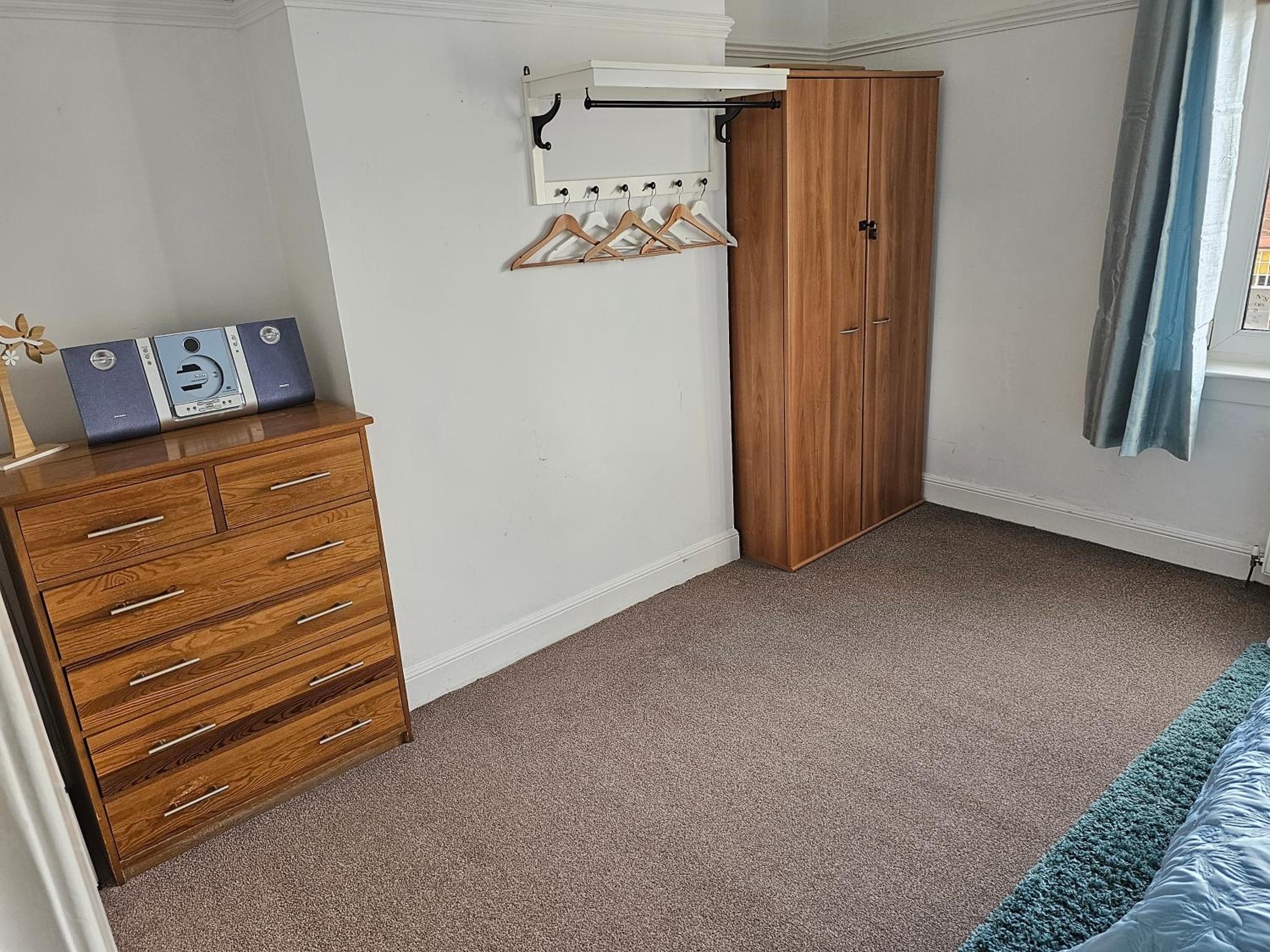 Snug - Meadhan Apartment
