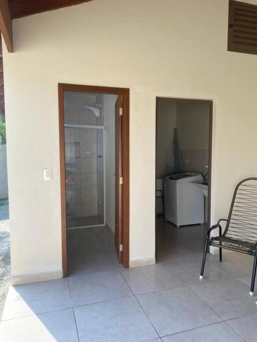 Com piscina. Casa para família.