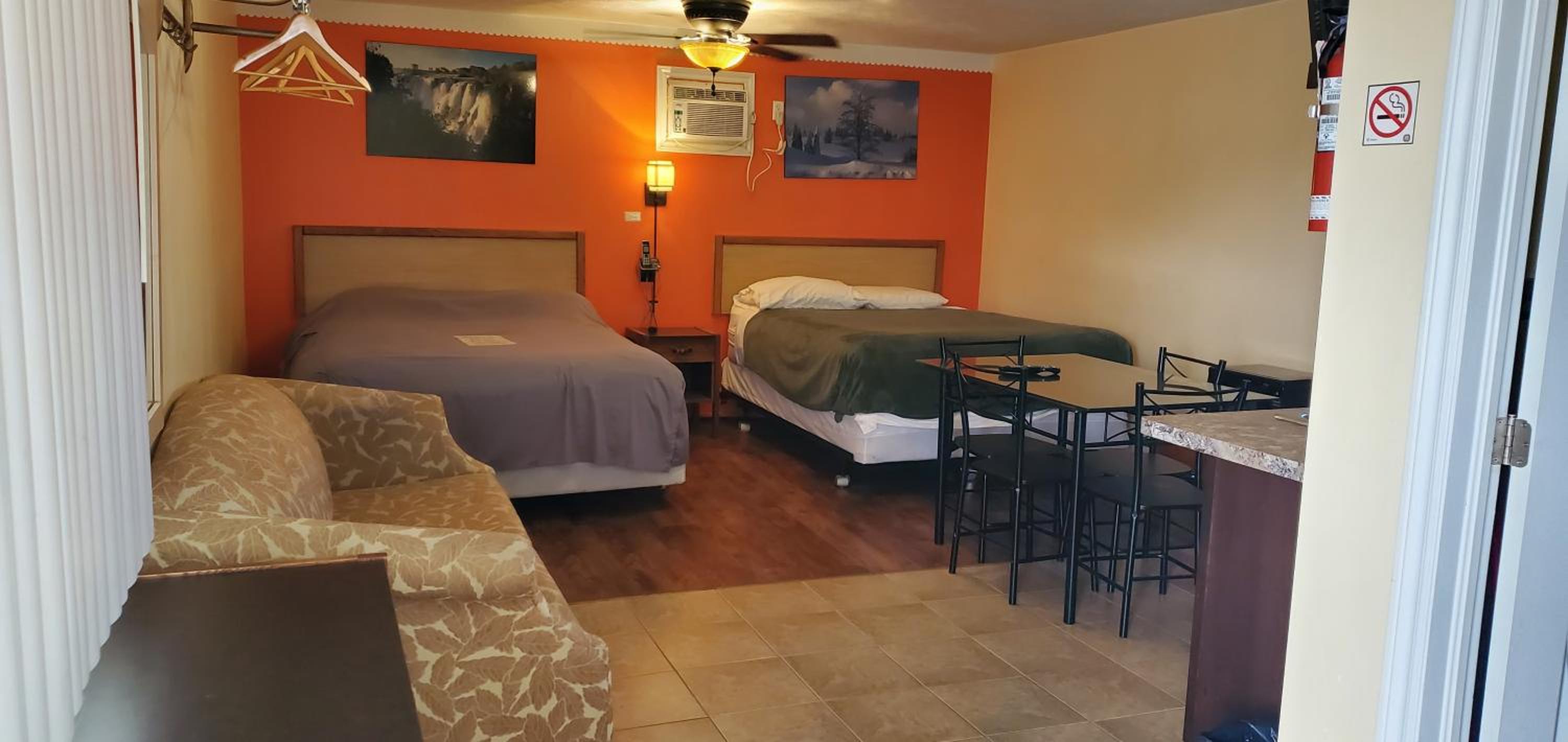 Sunparlor Motel