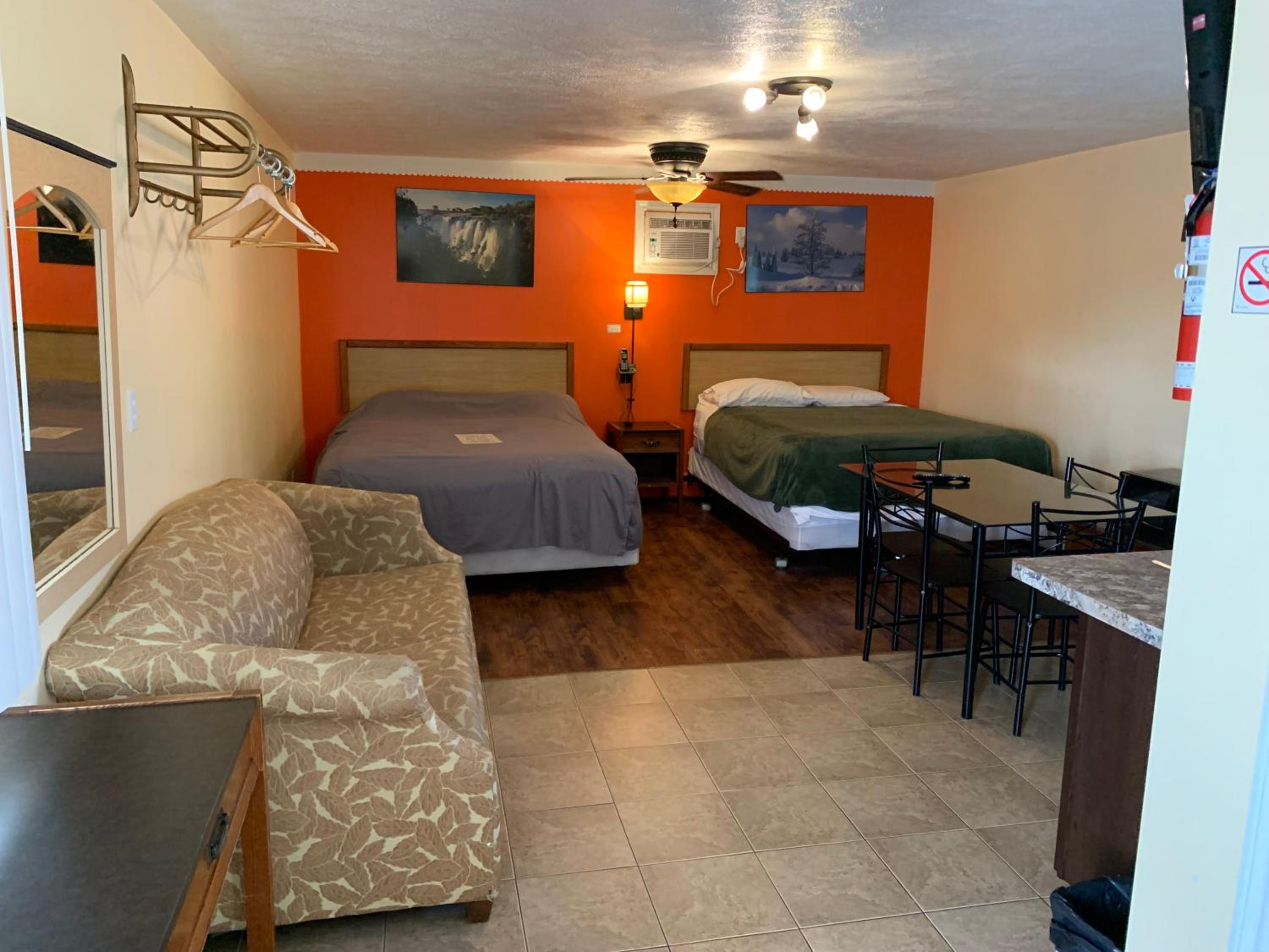 Sunparlor Motel