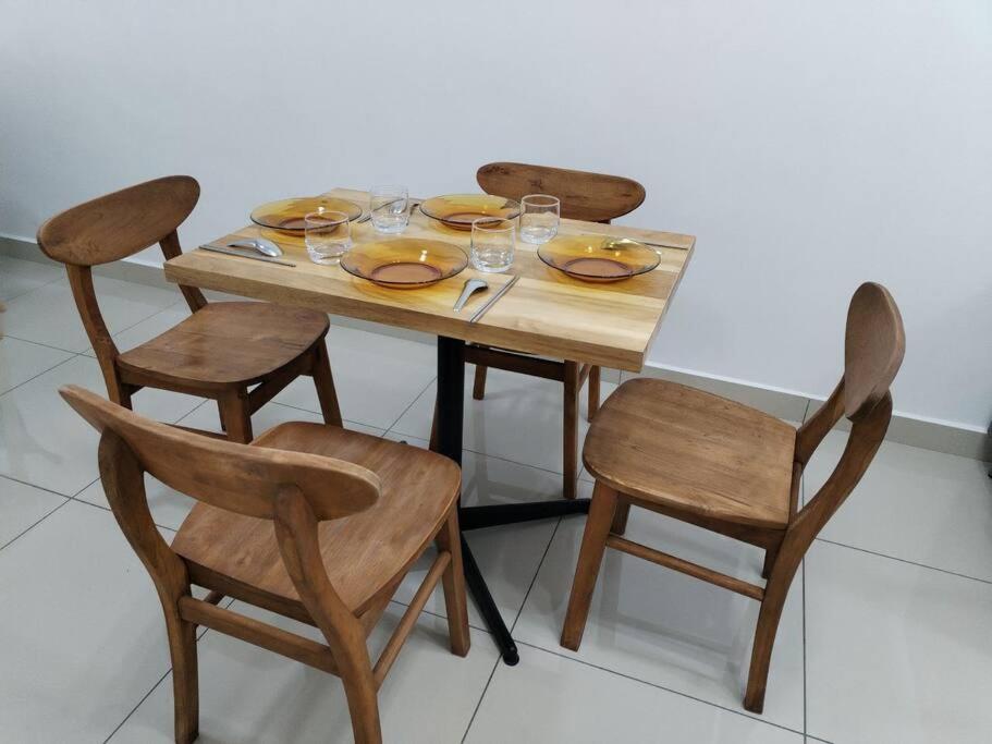 Nana's Sitiawan Home Stay, Victoria cottage photo 5