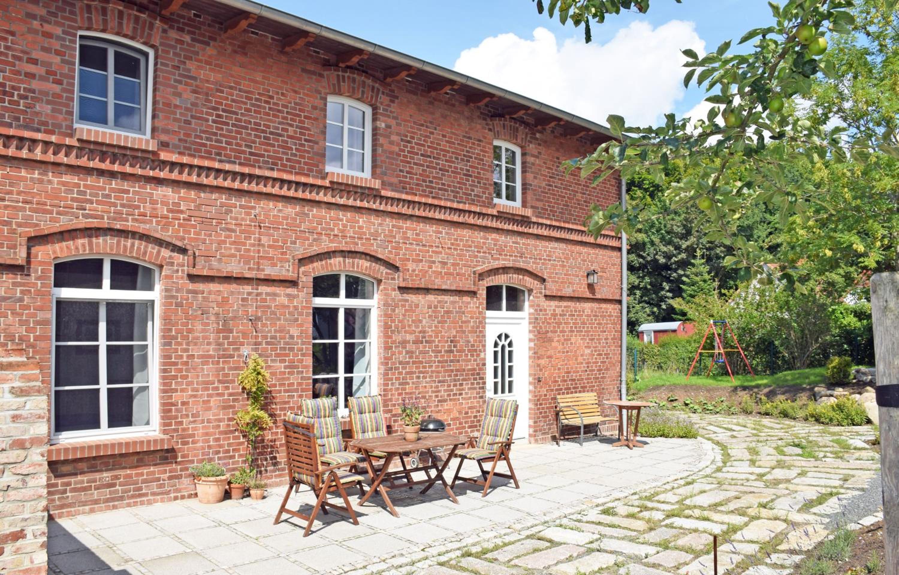 schöne Ferienwohnung mit Kamin und Terrasse in Sassnitz H