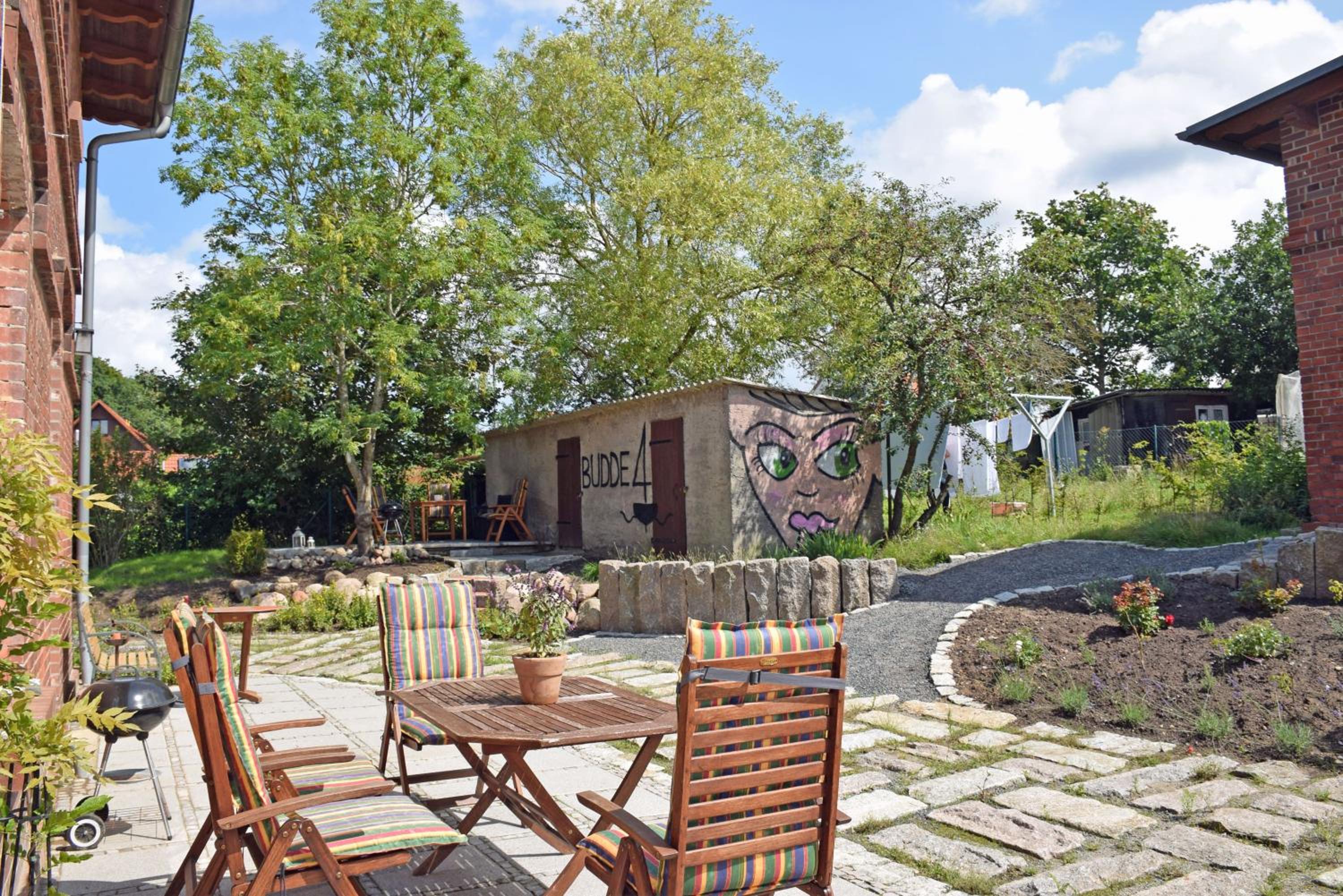 schöne Ferienwohnung mit Kamin und Terrasse in Sassnitz H