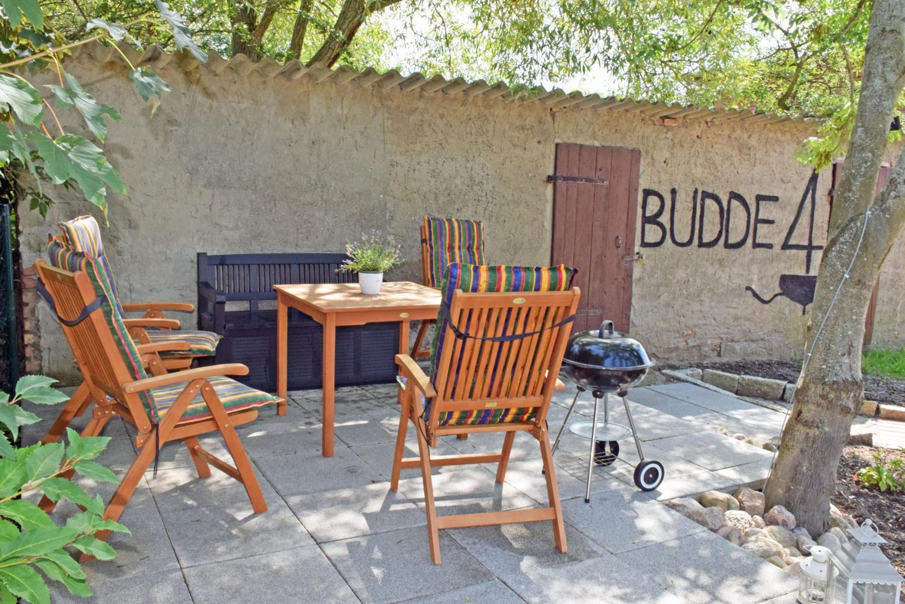 schöne Ferienwohnung mit Kamin und Terrasse in Sassnitz H
