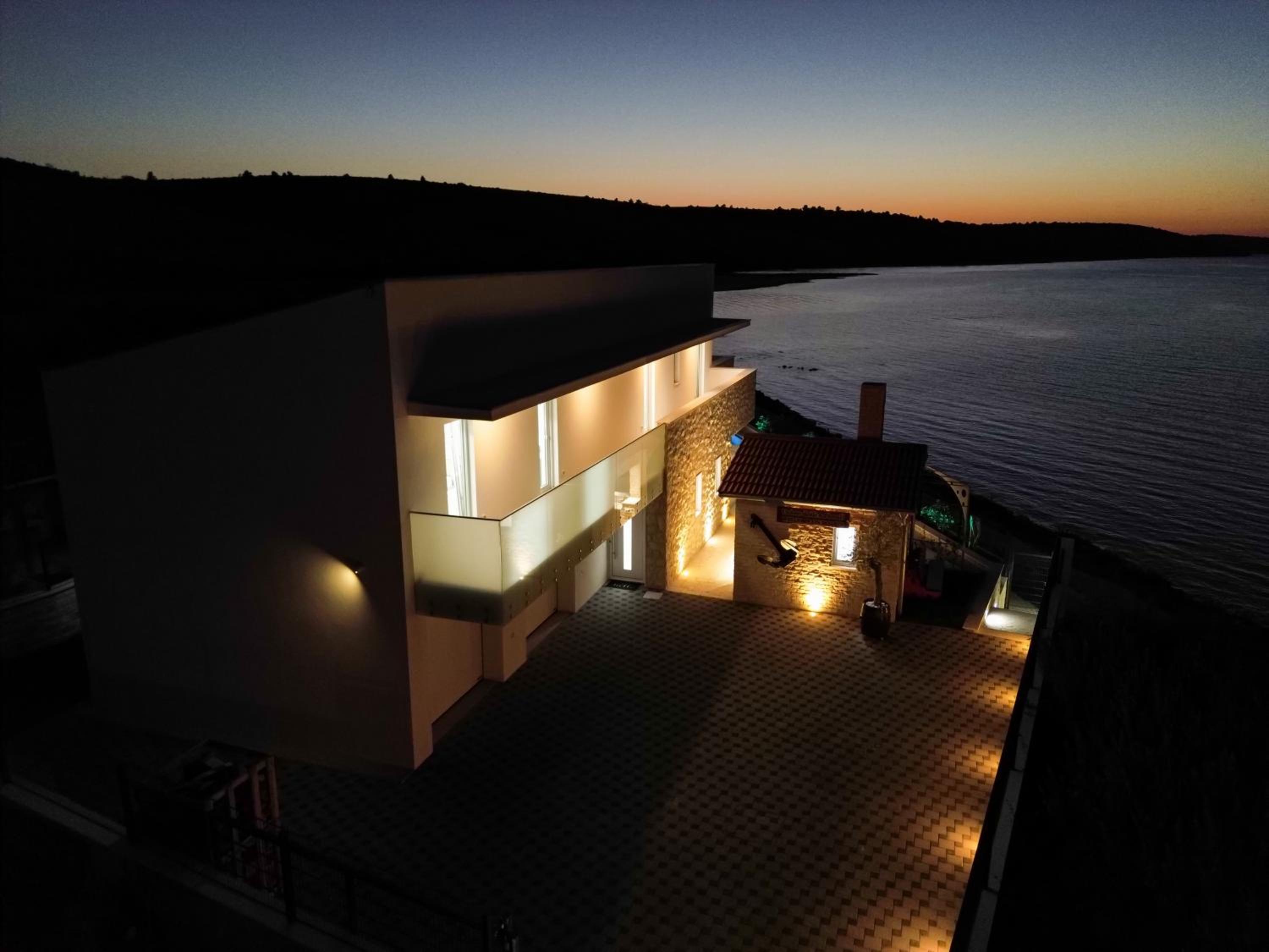 Villa Maritime - Exklusive Strandvilla mit beheiztem Pool, Grillhütte & Meerblick bei Zadar view 3