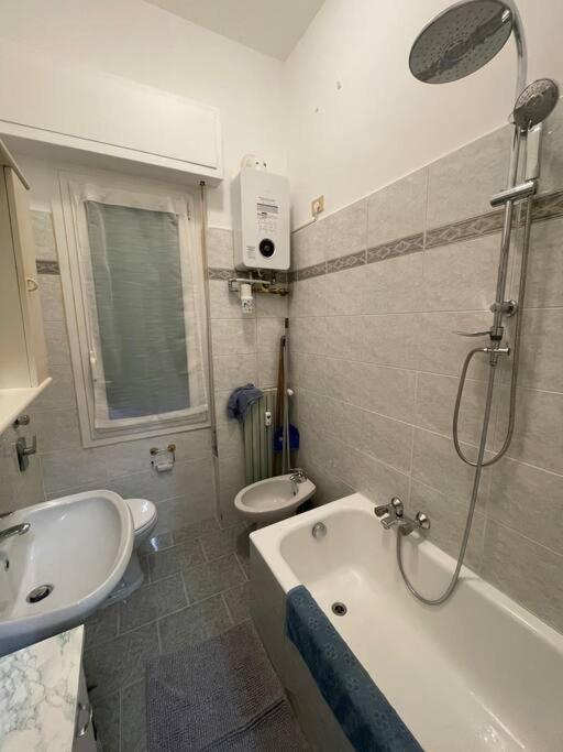 Sunny -Entire Apartment Milan Center- 24h check-in