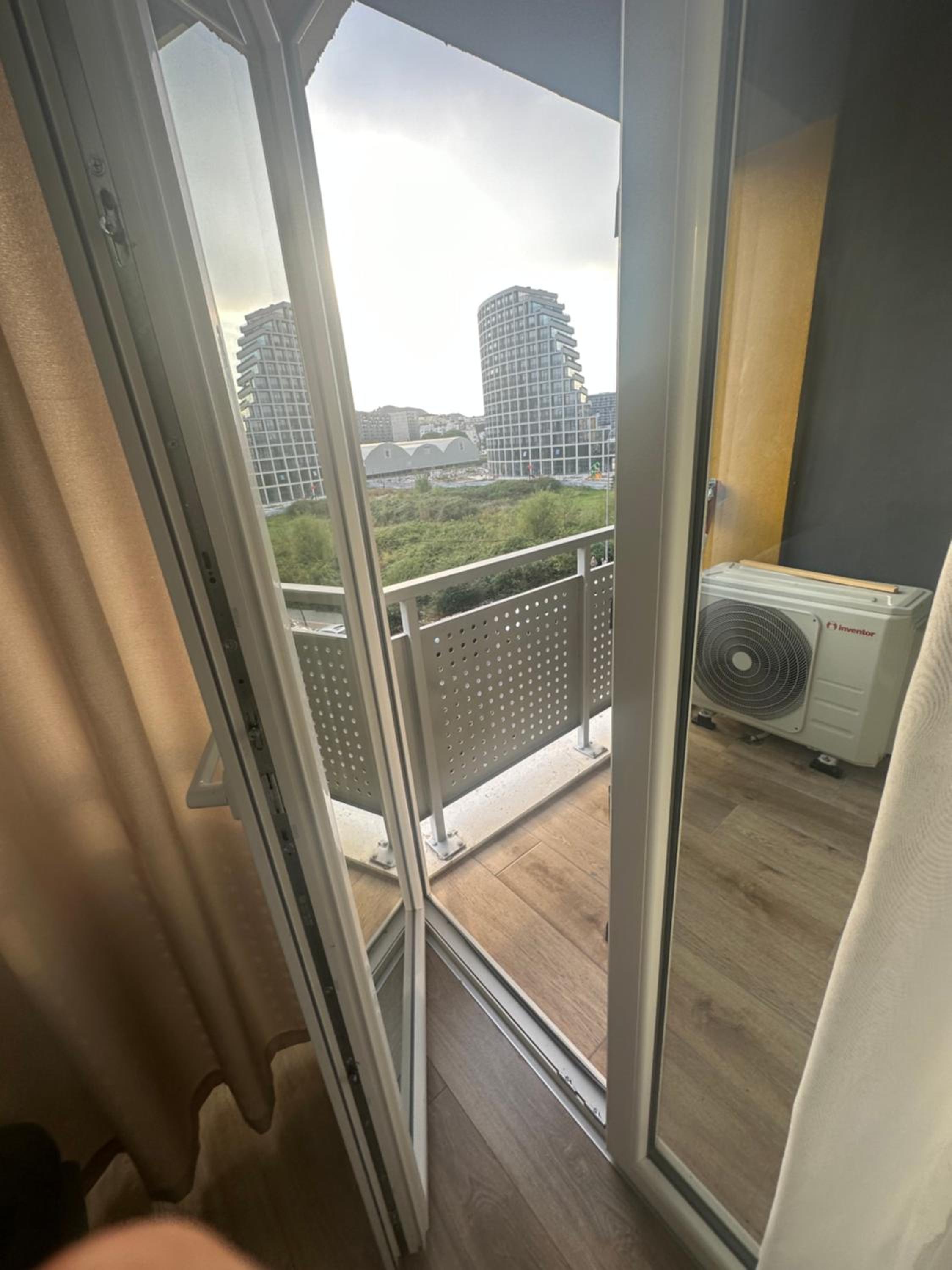 Entire Apartment 2 bedroom, 1 living room, 2 bathrooms at Liqeni artificial, Tirane