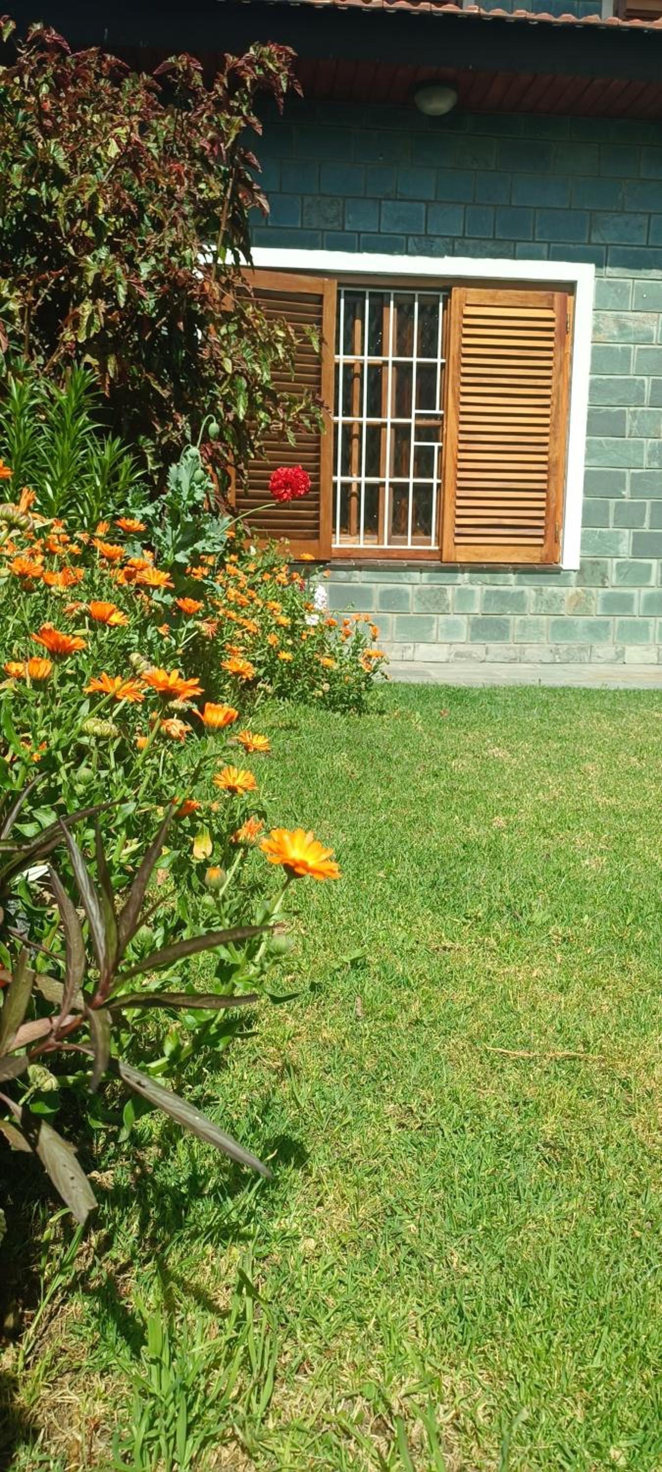 Casa Olivia- Alojamiento con piscina - Aeropuerto Ezeiza