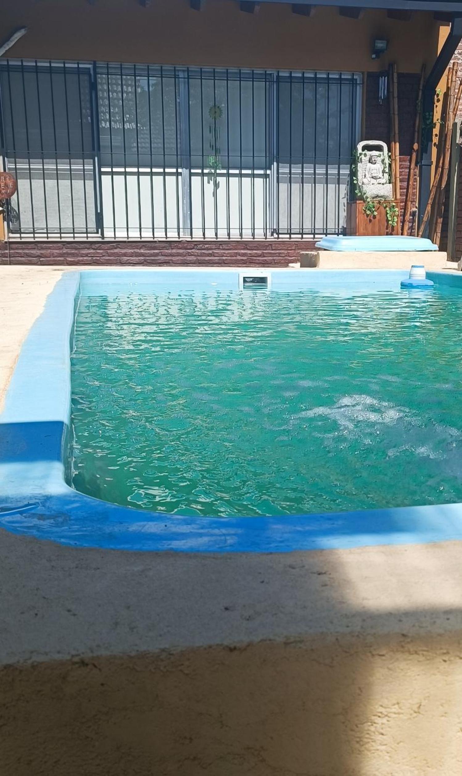 Casa Olivia- Alojamiento con piscina - Aeropuerto Ezeiza