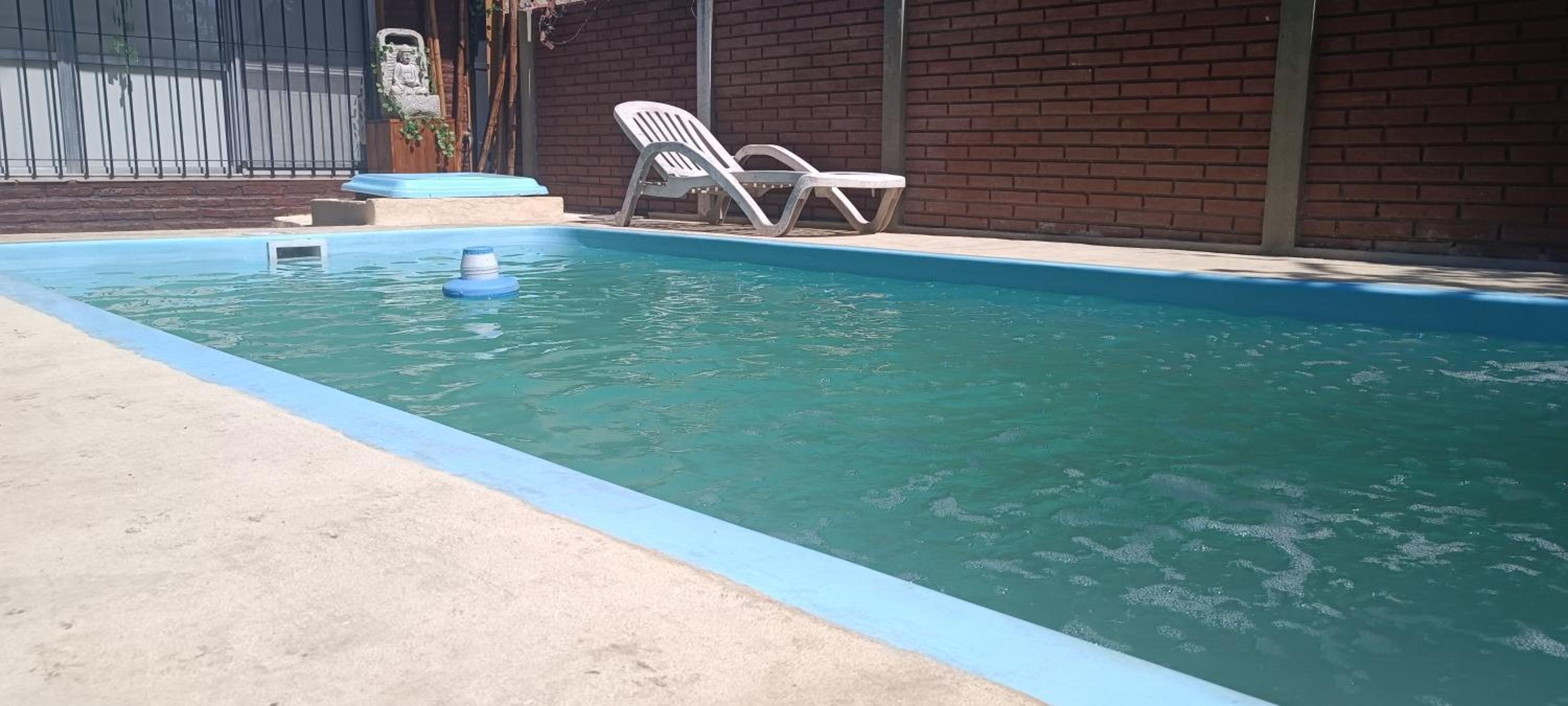 Casa Olivia- Alojamiento con piscina - Aeropuerto Ezeiza