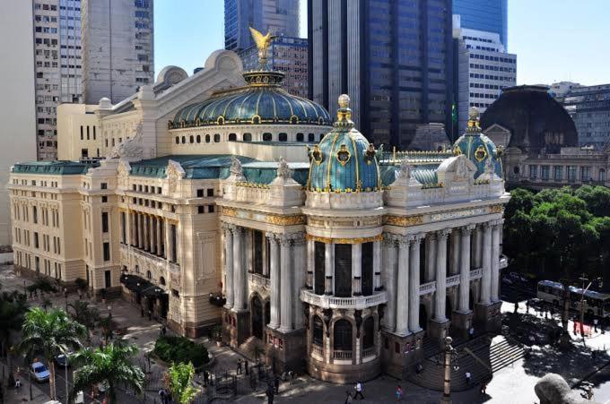 Apartamento ao lado do metro da Cinelândia e Consulado Americano