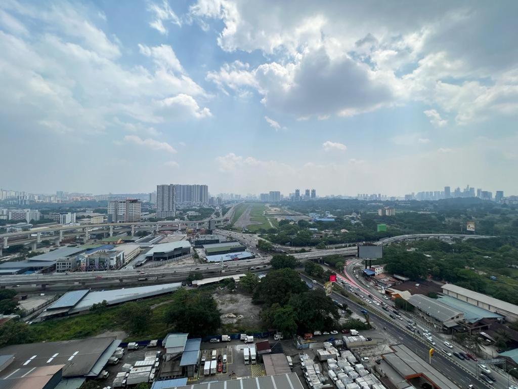 KLCity & KLCC View Modern Style 2R2B - 6 pax
