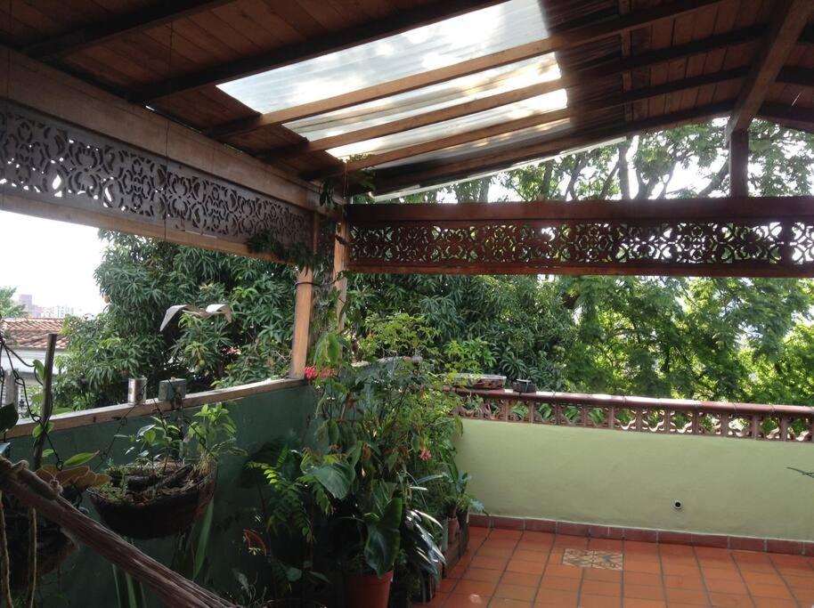 Apartamento-Galería de arte Cielo y Tierra