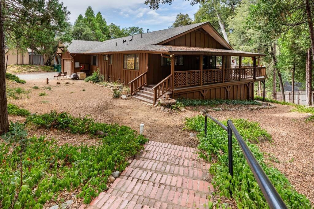 Ponderosa Creekside Retreat view 4