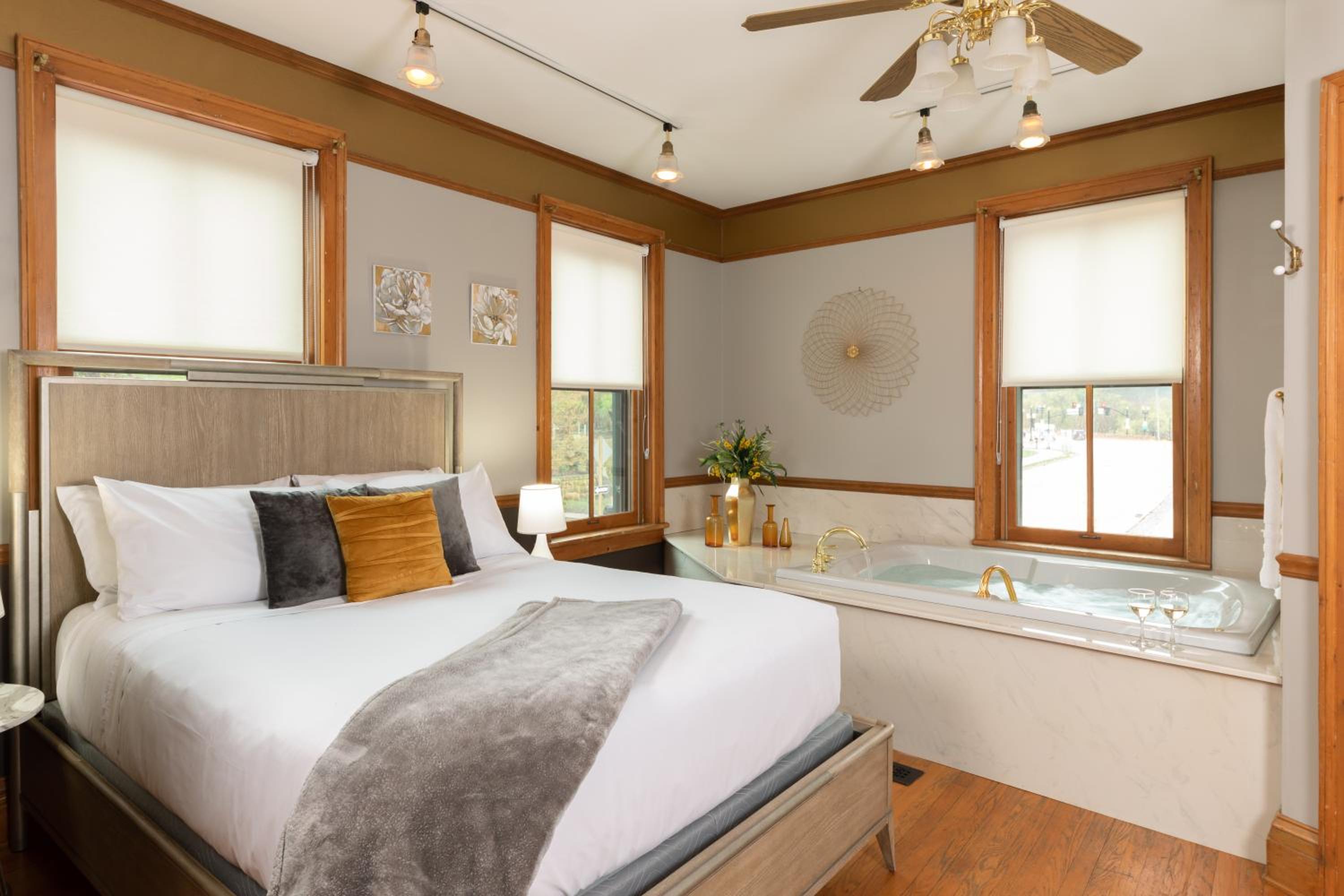 Riverboat Suites view 3