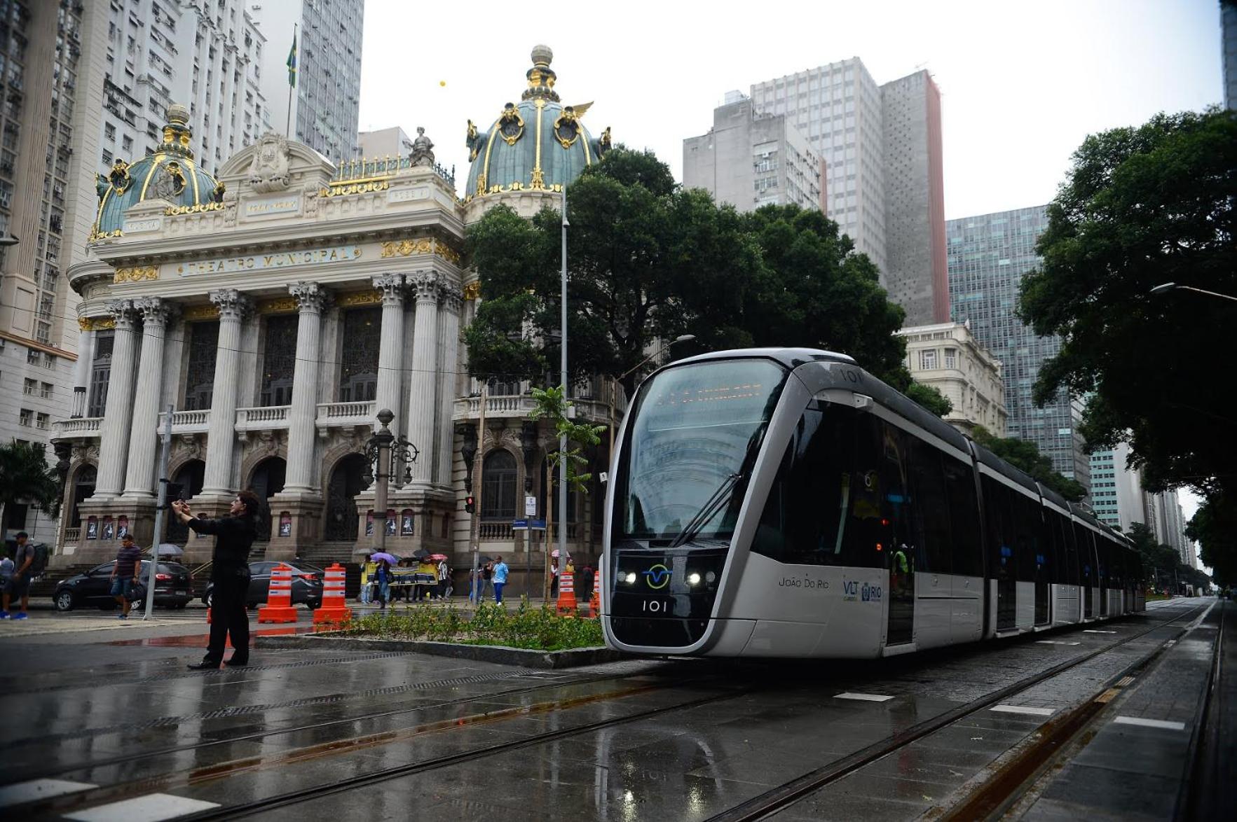 Apartamento ao lado do metro da Cinelândia e Consulado Americano