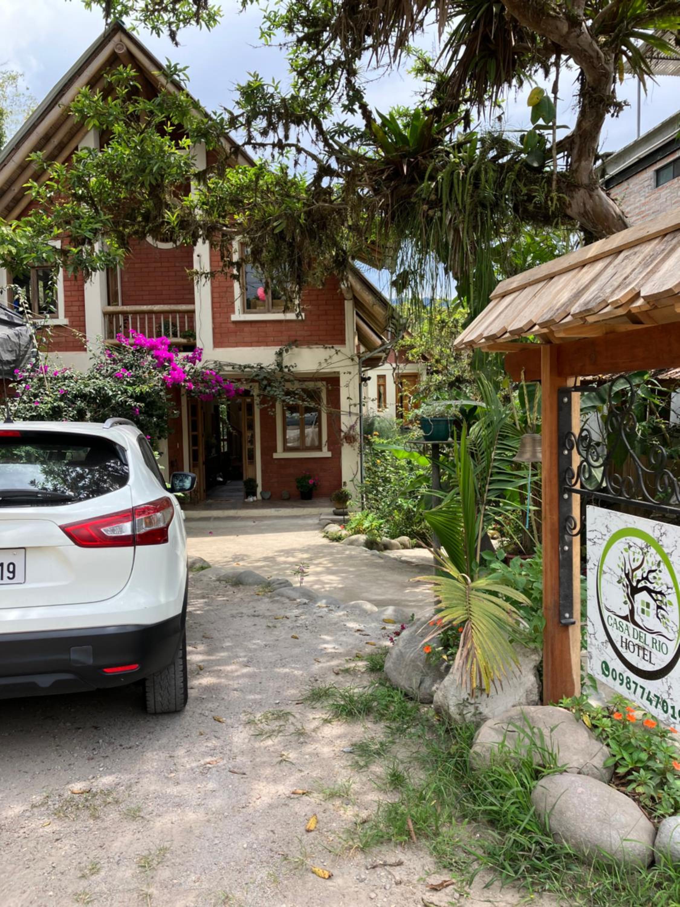 Hotel Casa del Rio en MINDO - Image 1