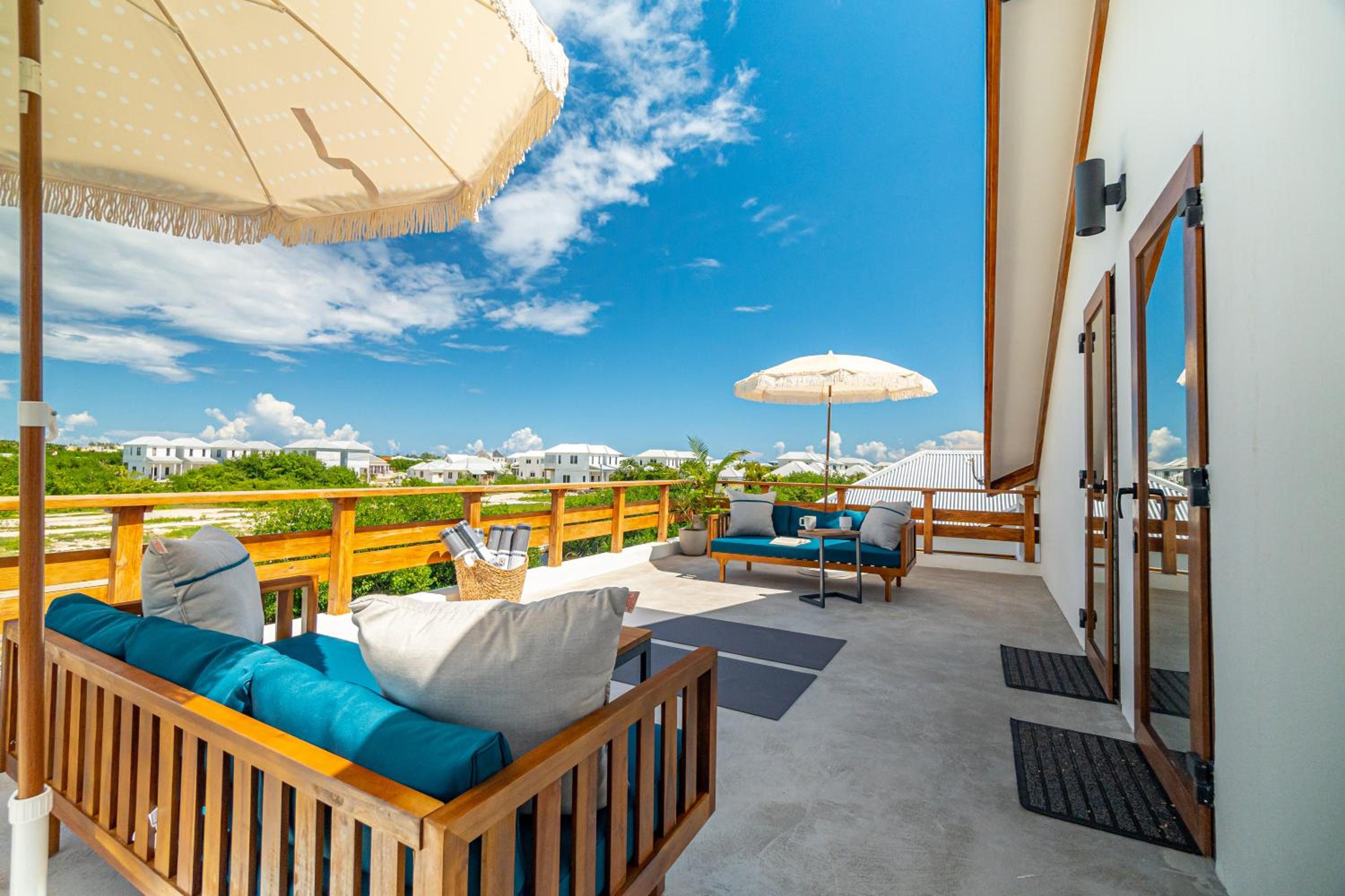 Casa Brisa & The PoolClub at Mahogany Bay!