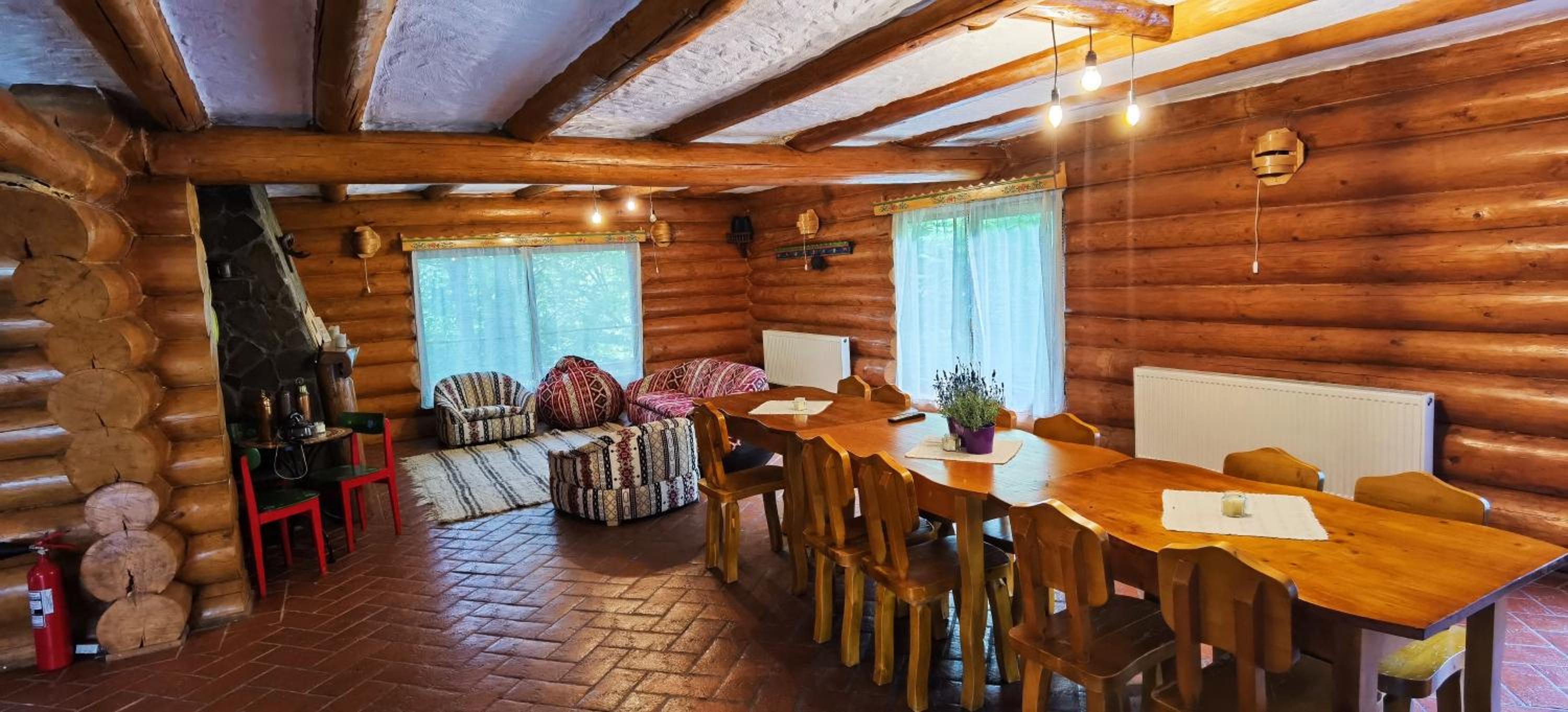 Casa de sub Sipote view 3