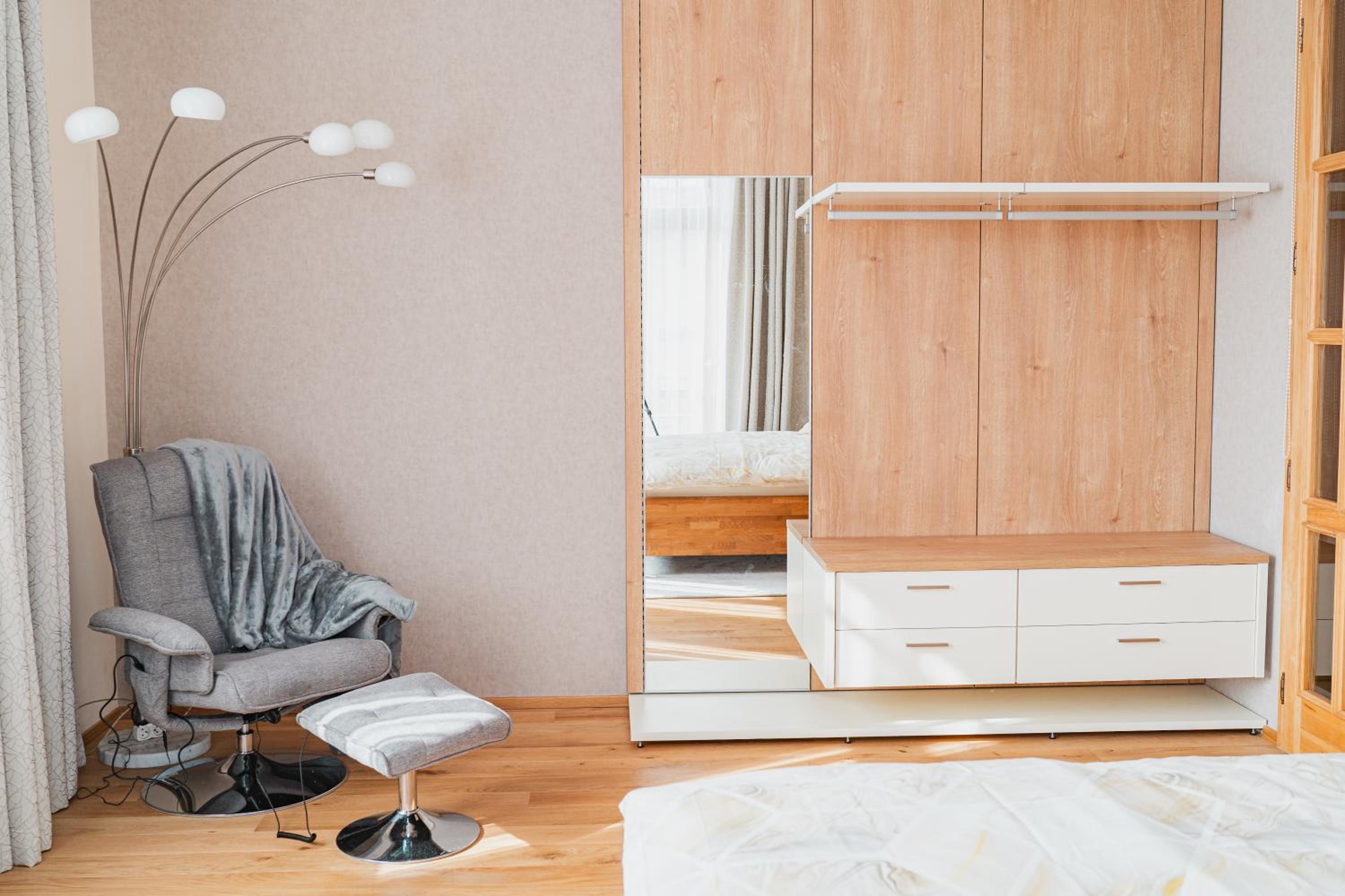 Executive 2-Bdrm central suite