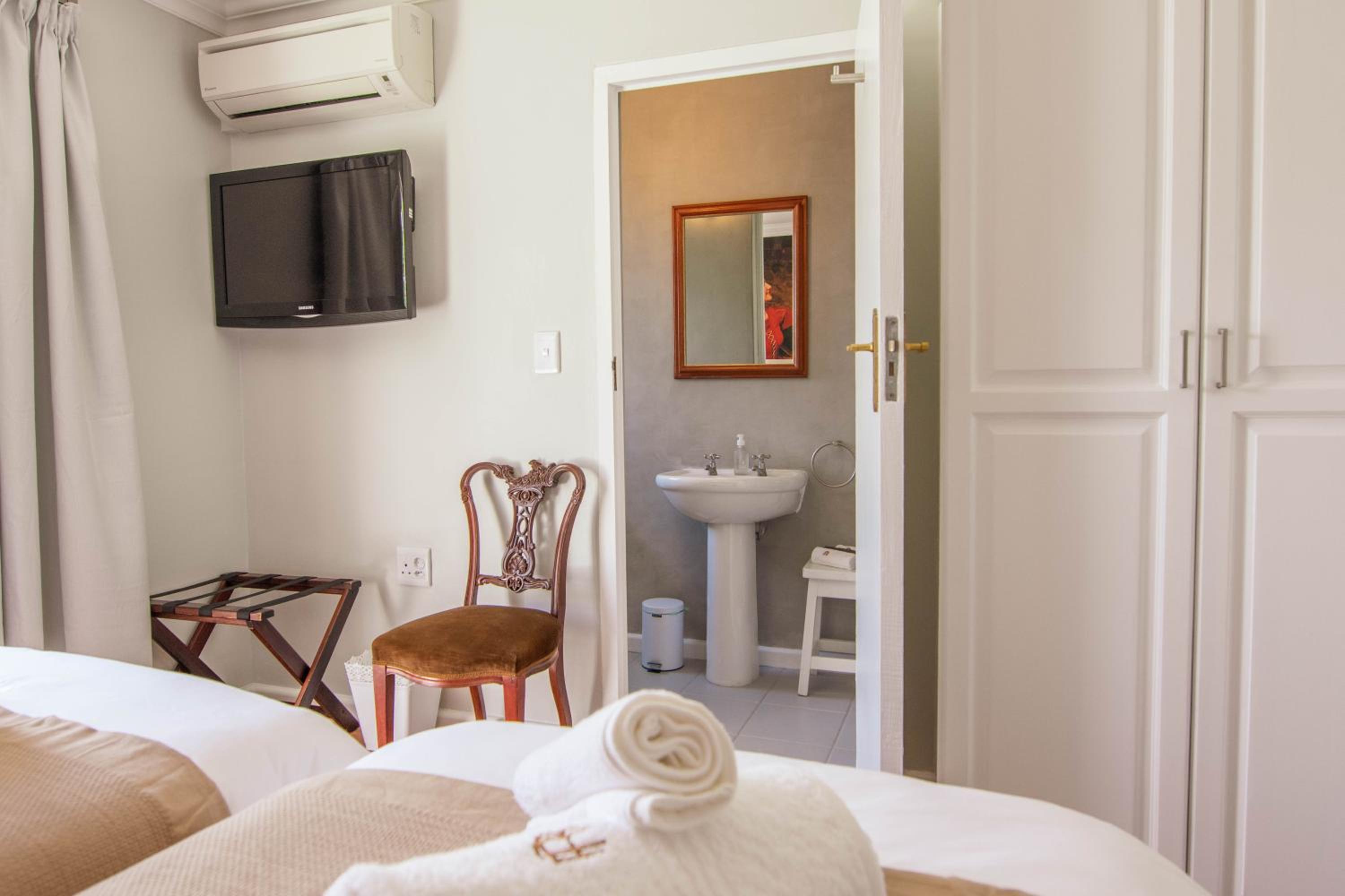 Rozenburg Guest House