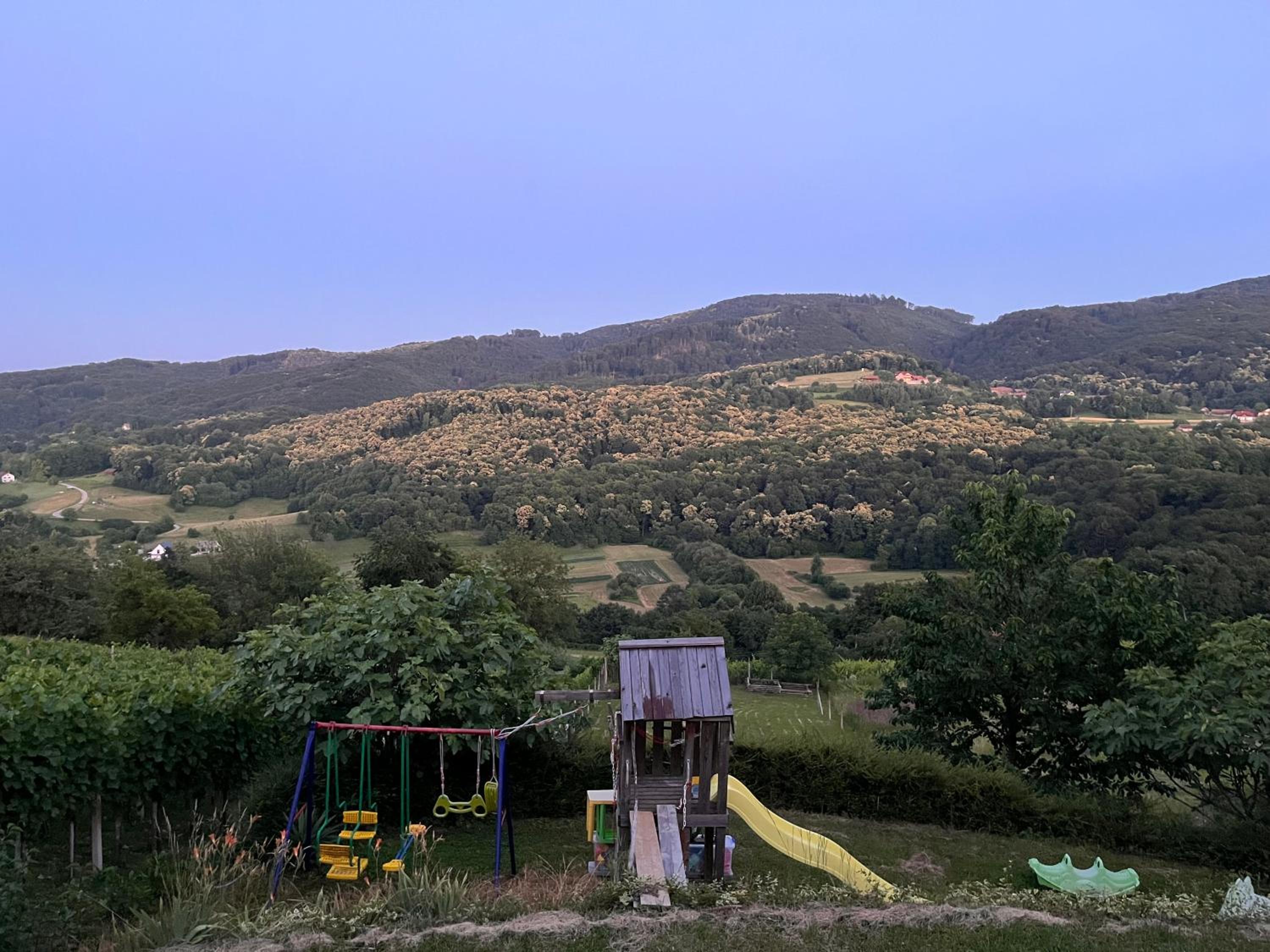 Vineyard Čatež haus view 3