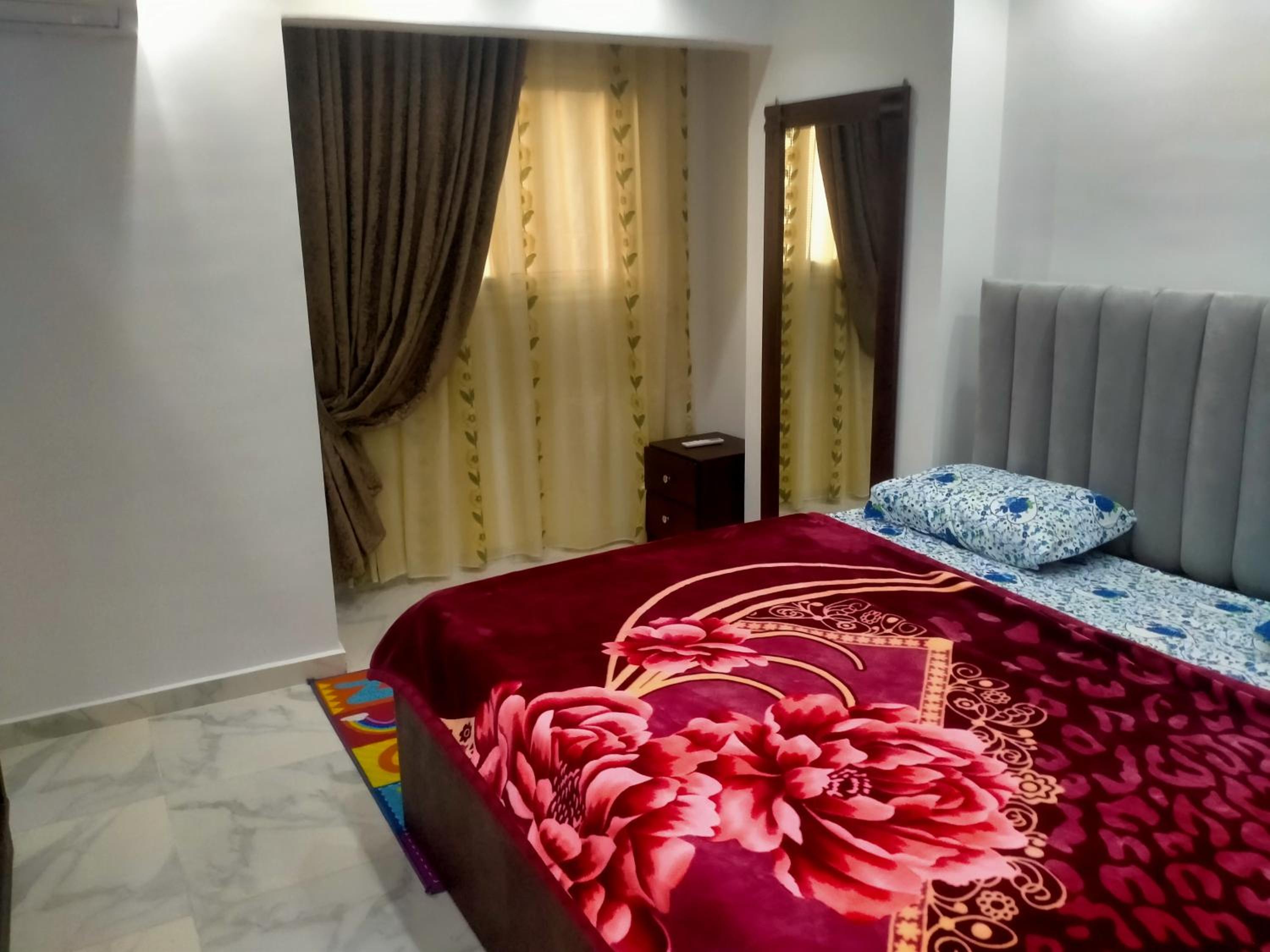 Zahrat Al Bahr El Azam Apartments