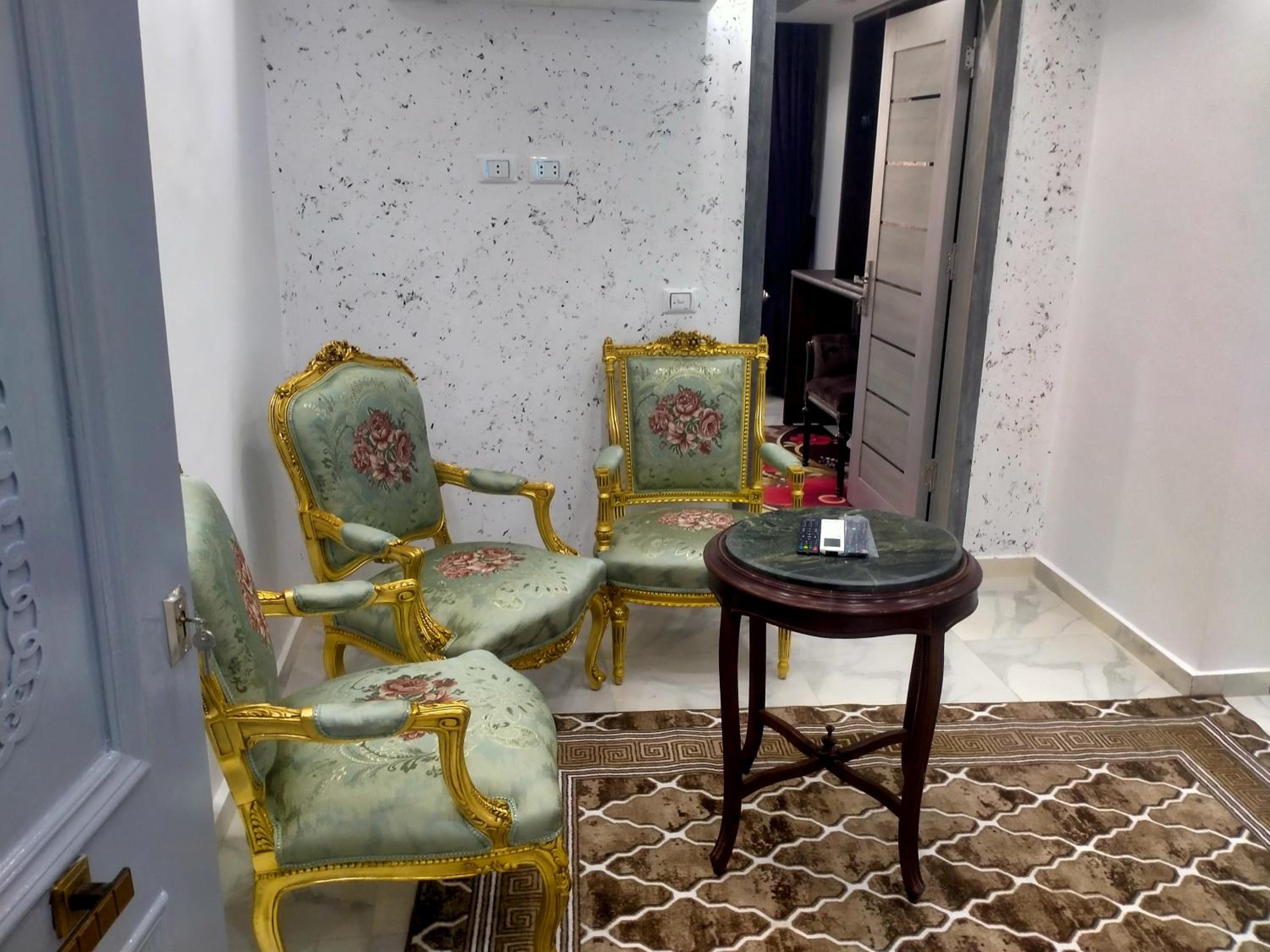 Zahrat Al Bahr El Azam Apartments