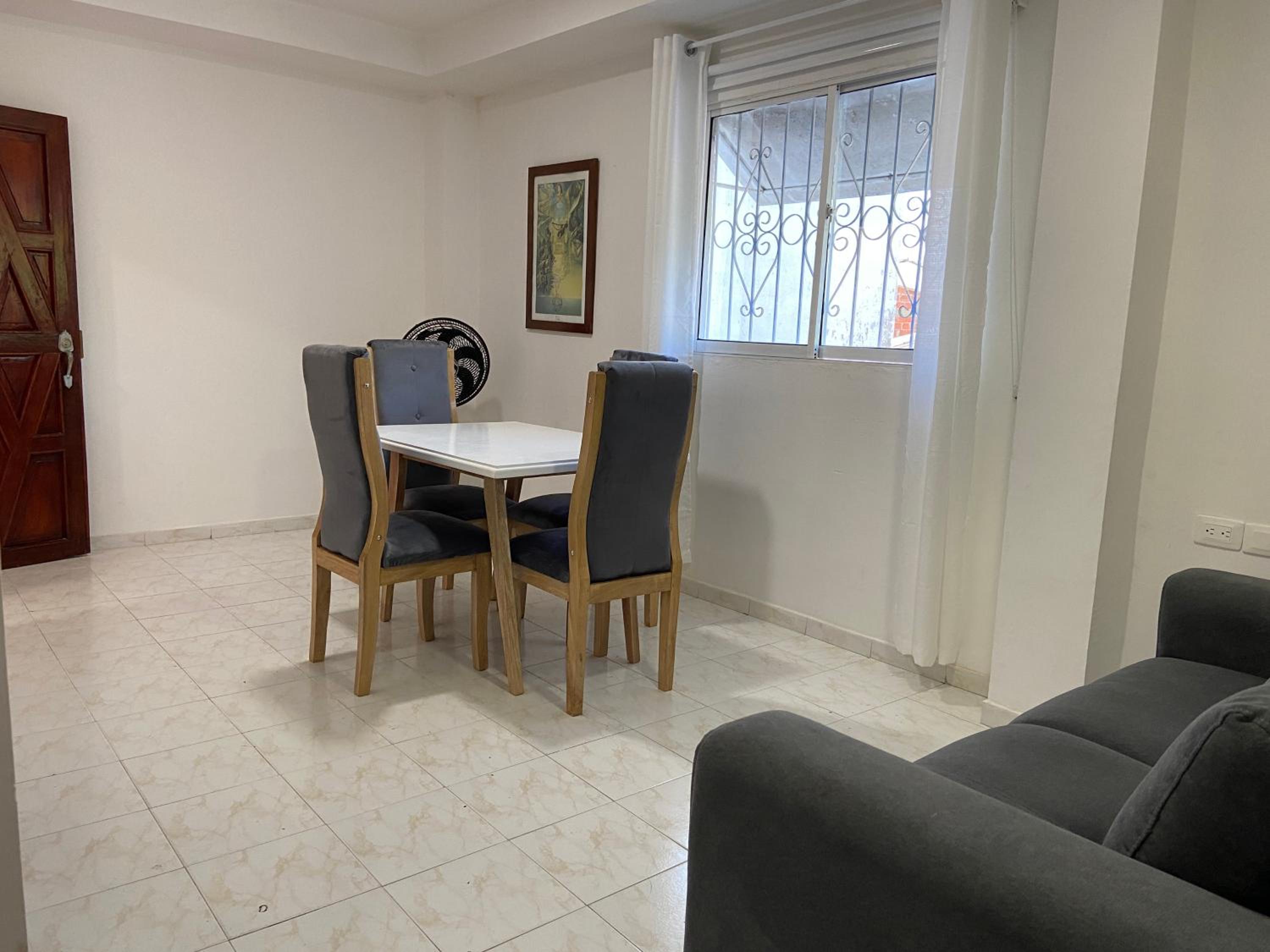 Arriendo apartamento Br. Crespito, Segundo piso