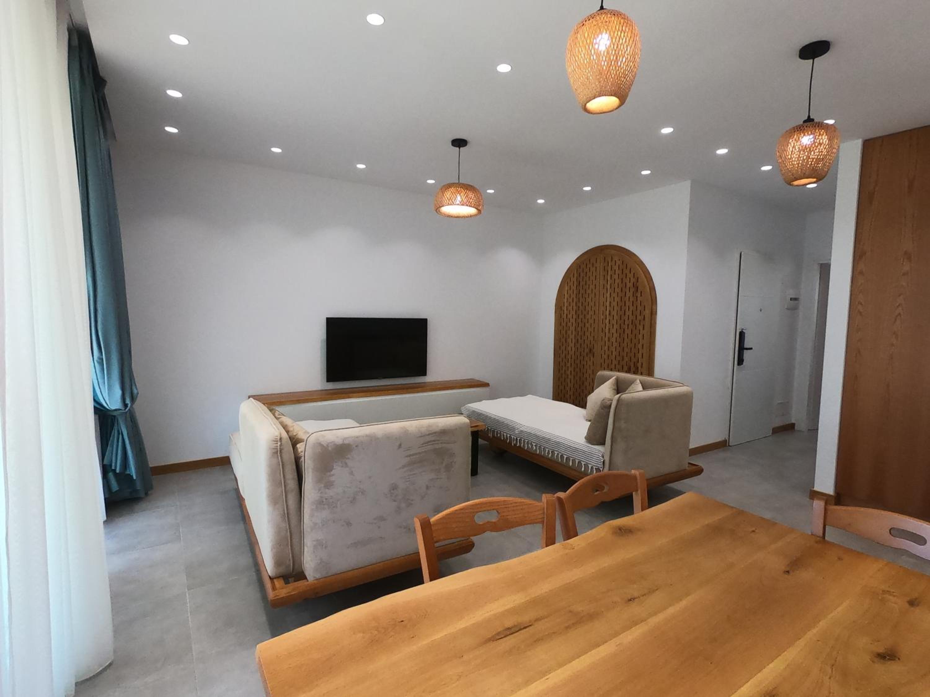 Pinegrove Apartment
